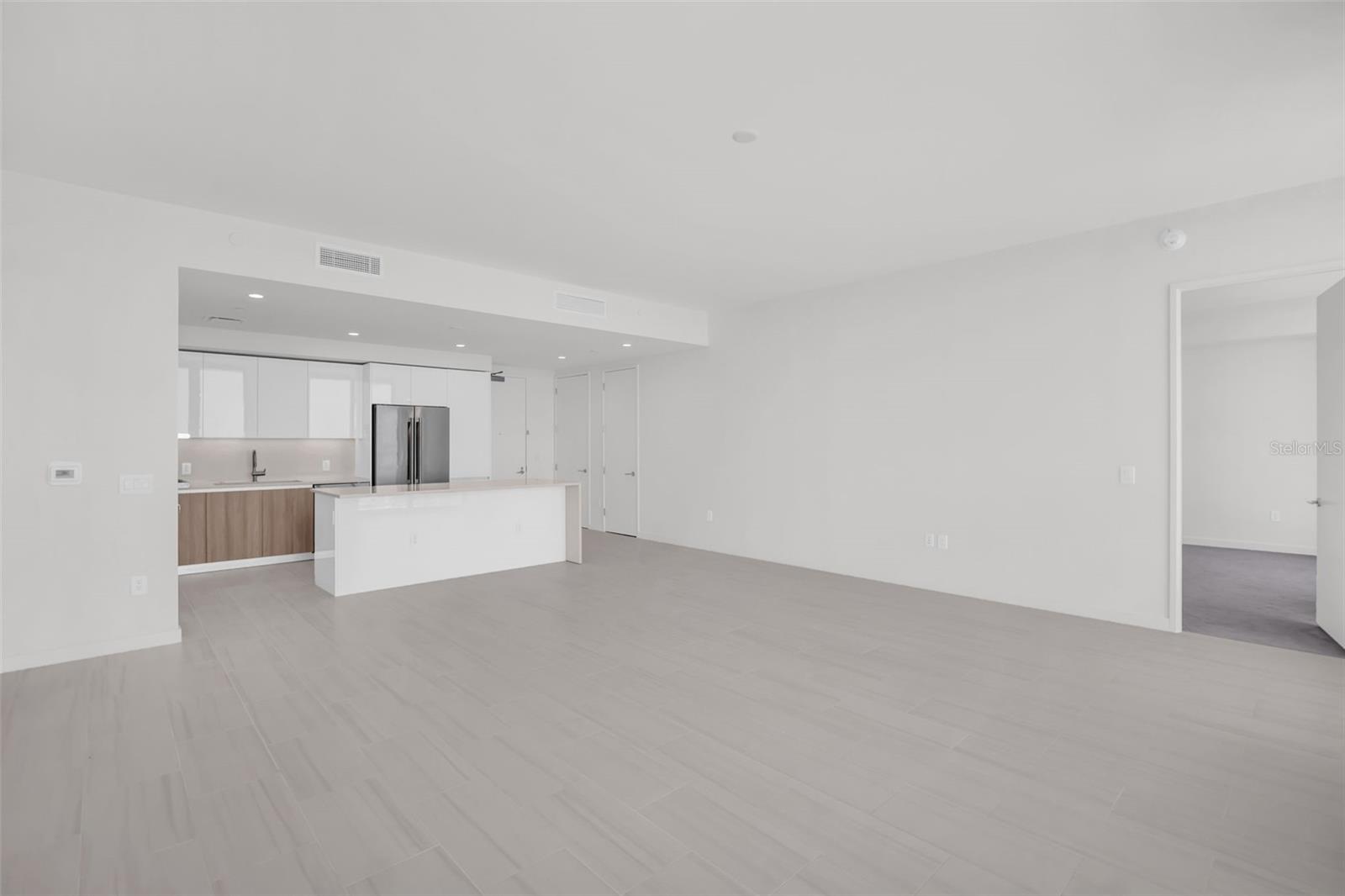 400 CENTRAL - Residential Lease