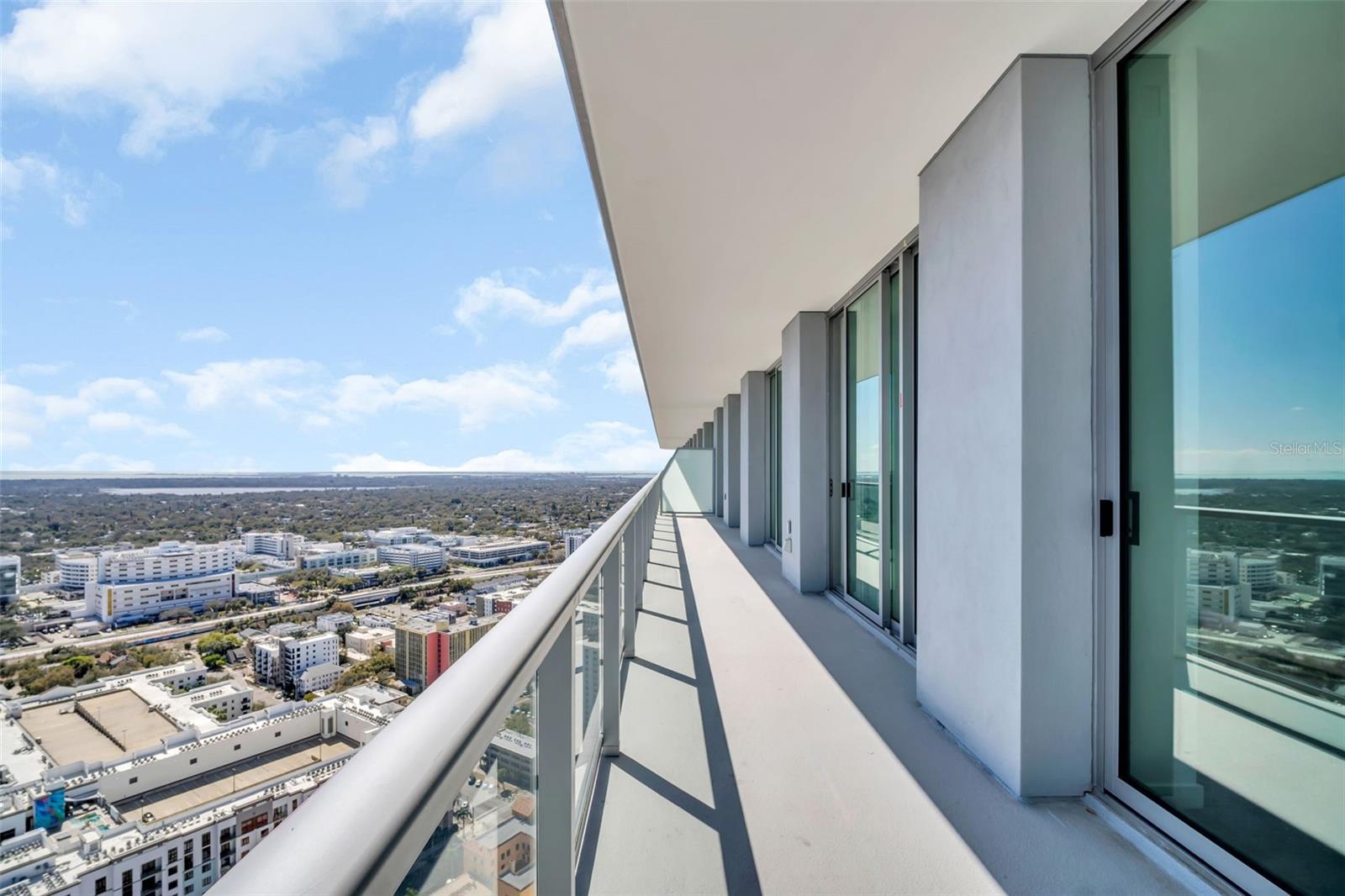 400 CENTRAL - Residential Lease