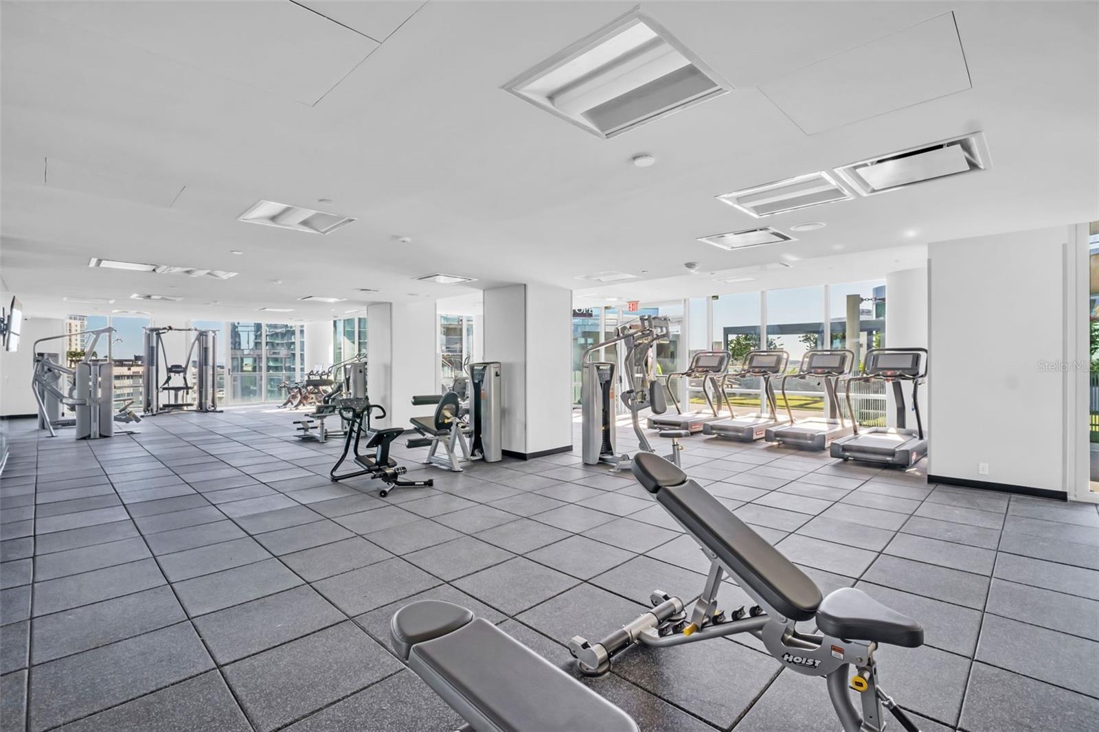 400 CENTRAL - Residential Lease