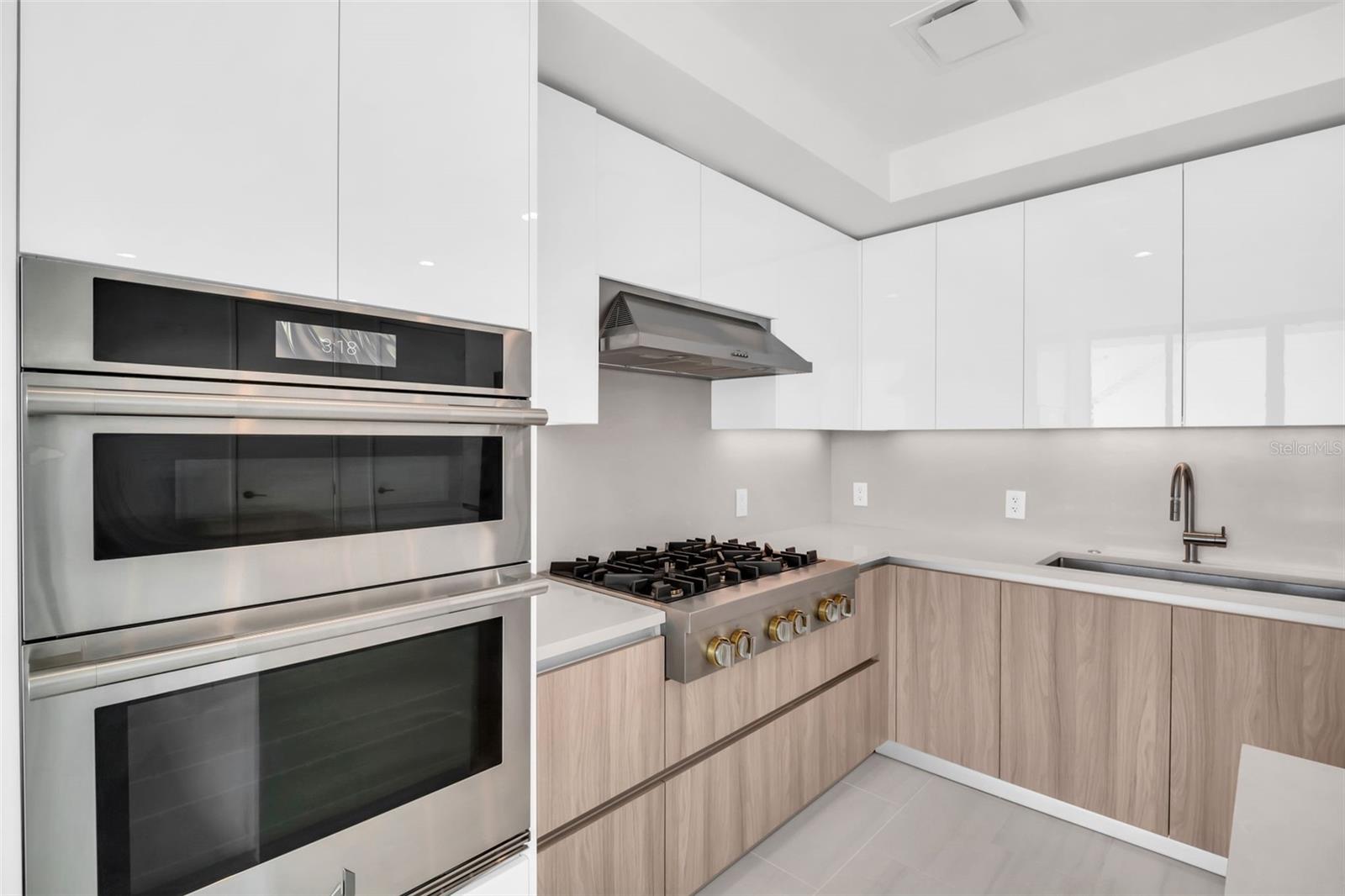 400 CENTRAL - Residential Lease