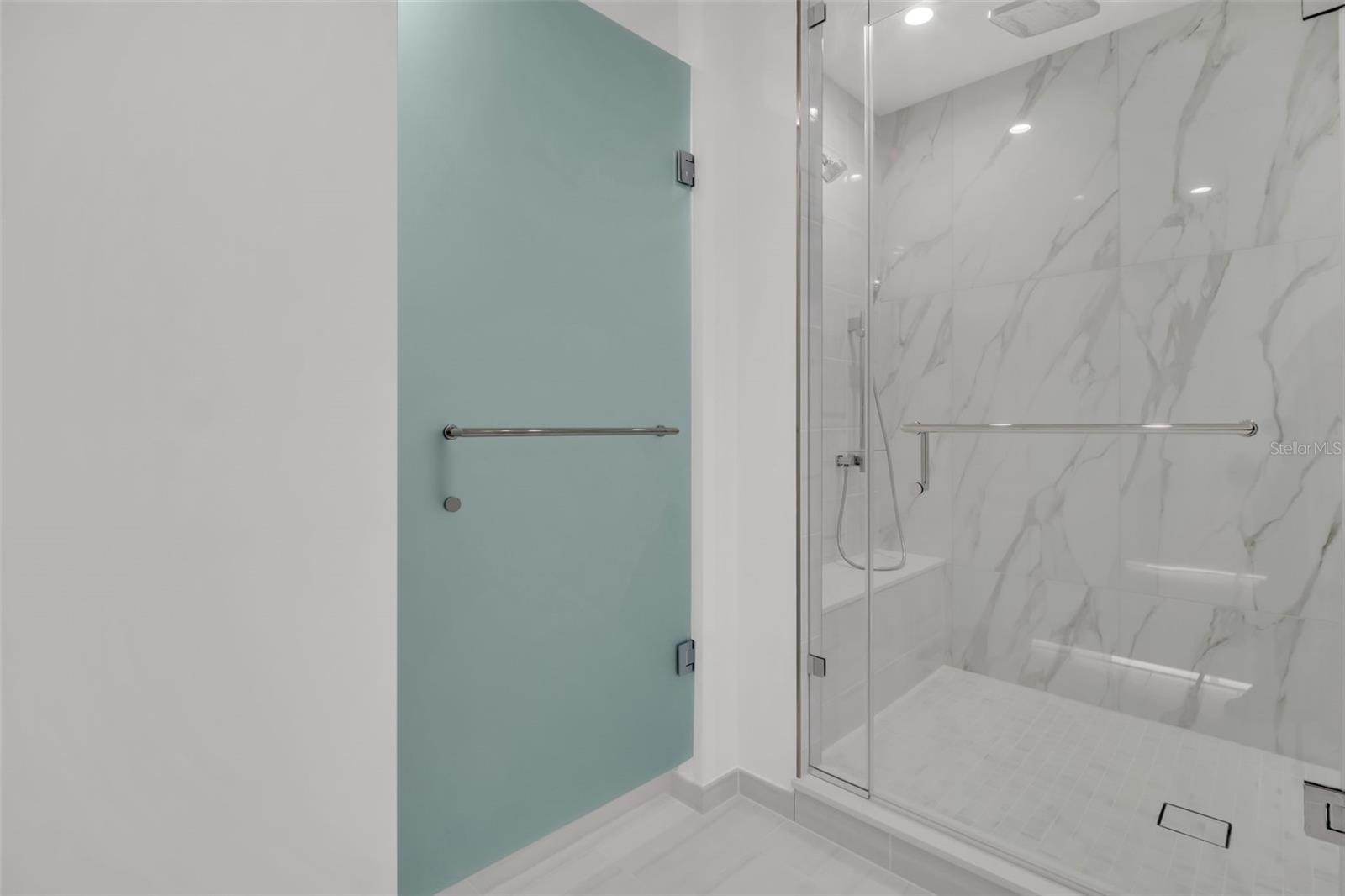 400 CENTRAL - Residential Lease