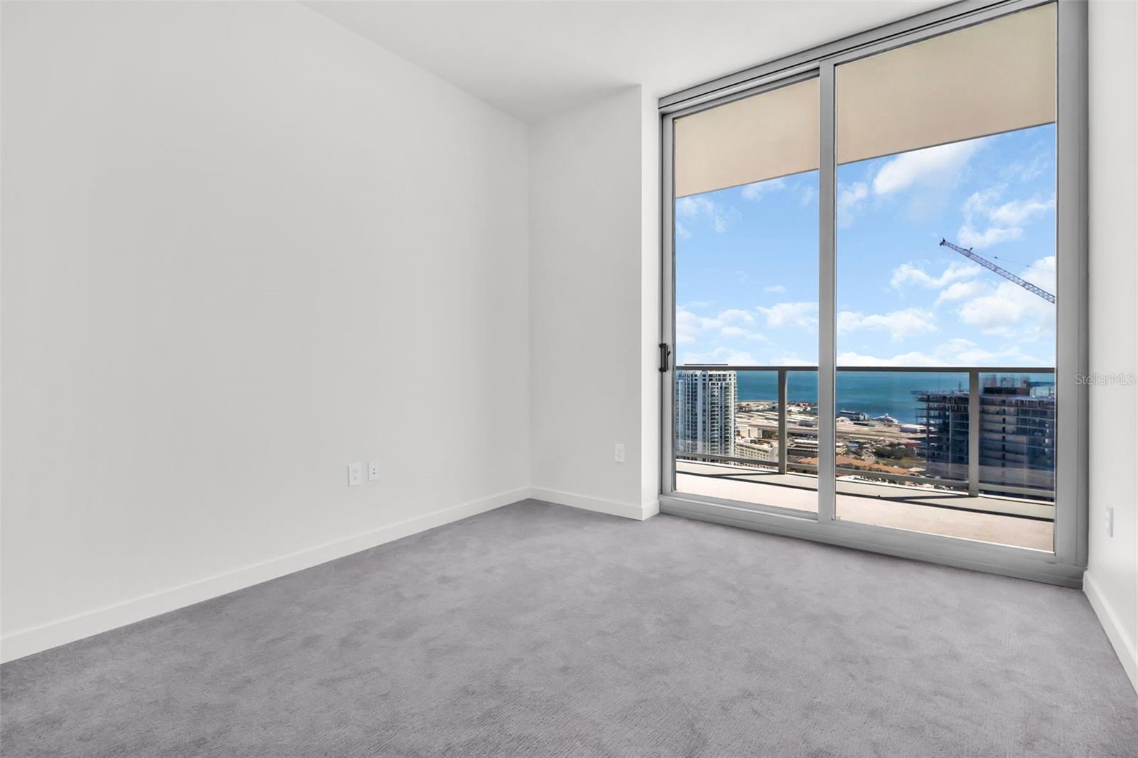 400 CENTRAL - Residential Lease