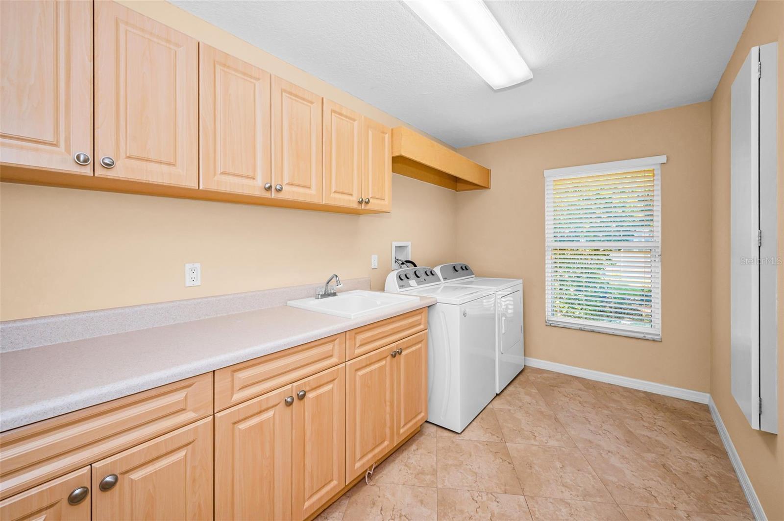 ABERDEEN UNIT ONE - Residential
