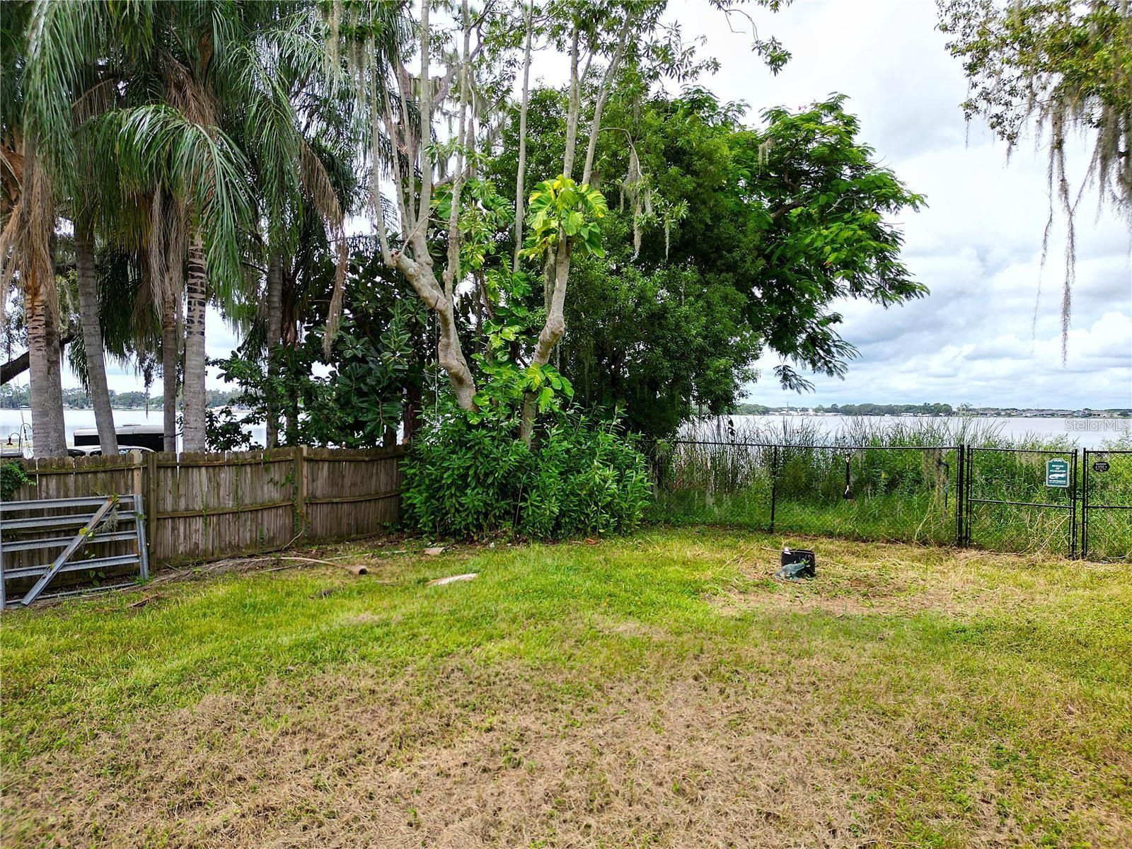 LAKE MARIANA SHORES - Land