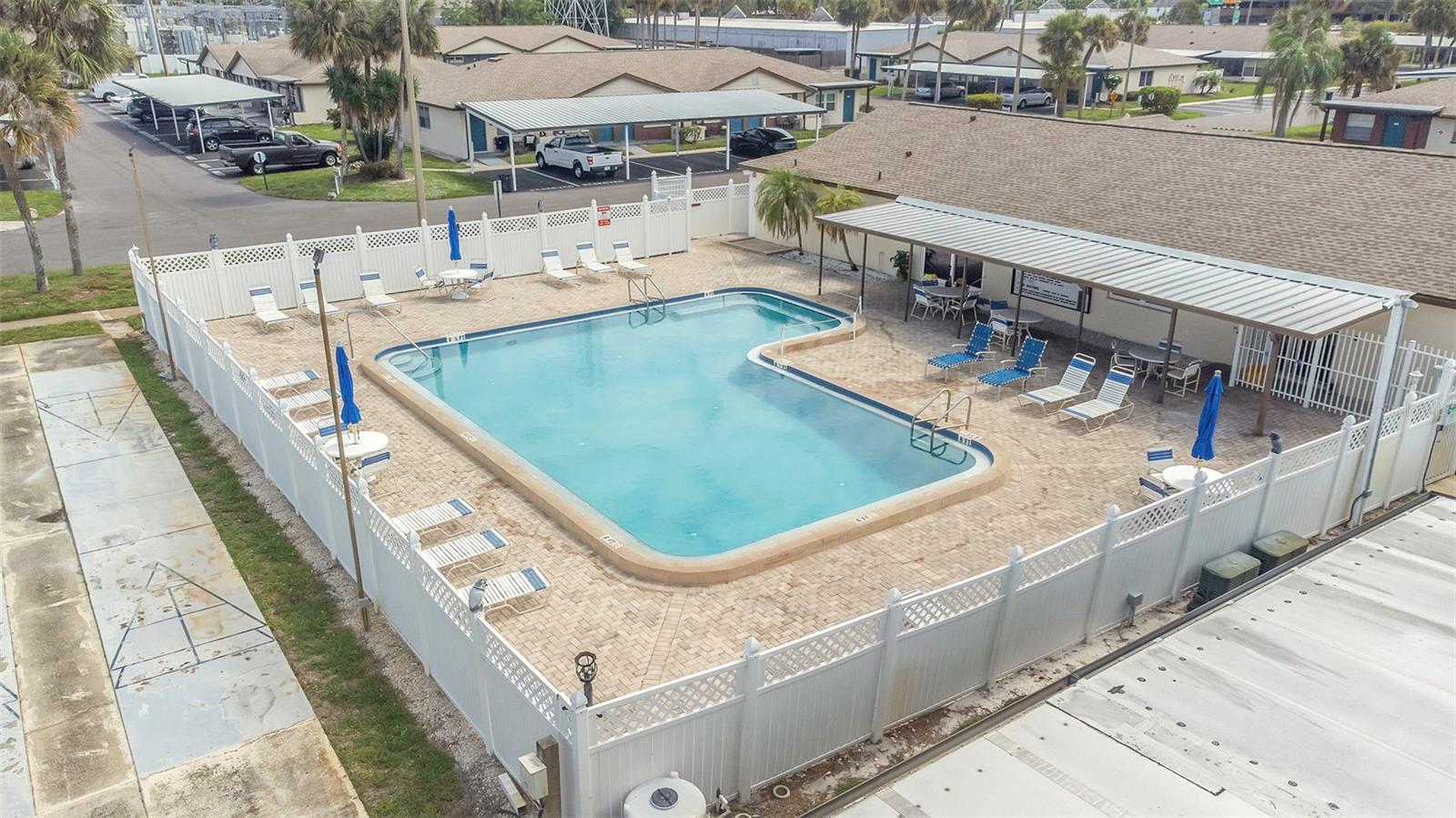 HILL CREST VILLAS - Residential