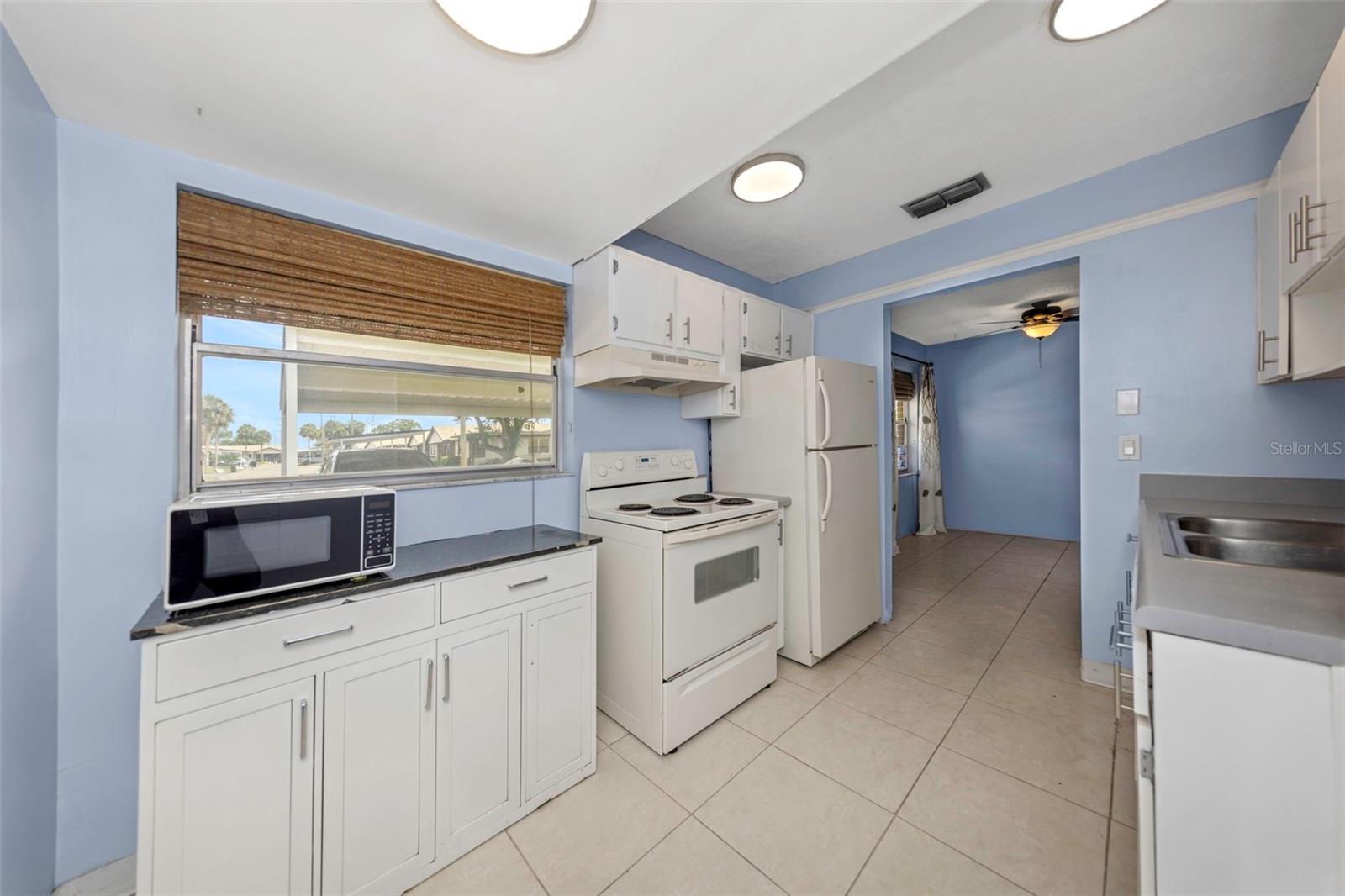 HILL CREST VILLAS - Residential