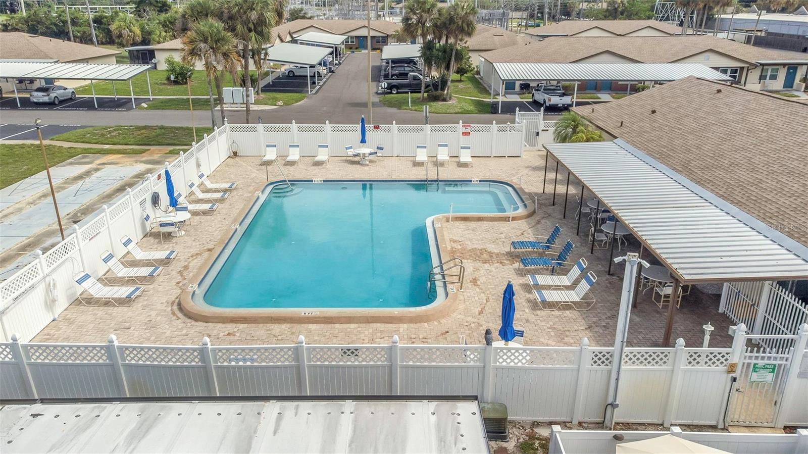 HILL CREST VILLAS - Residential