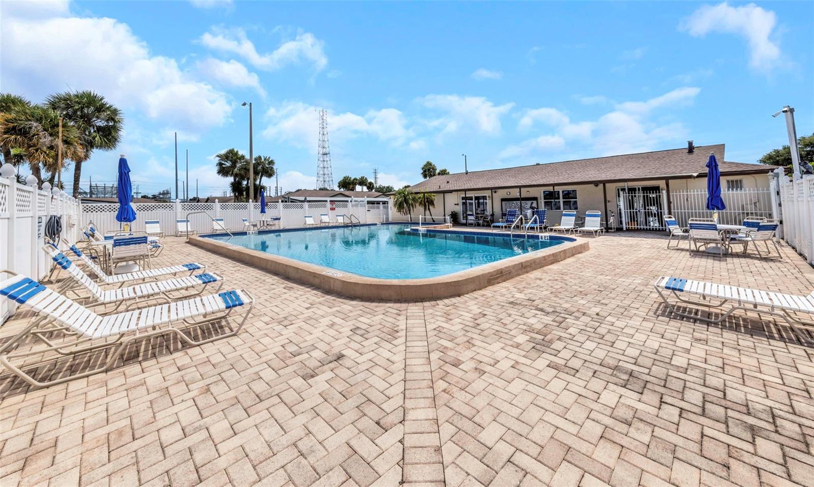 HILL CREST VILLAS - Residential