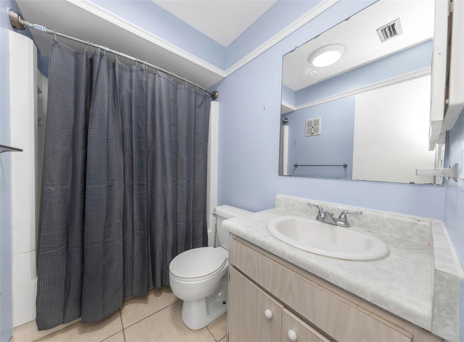 HILL CREST VILLAS - Residential