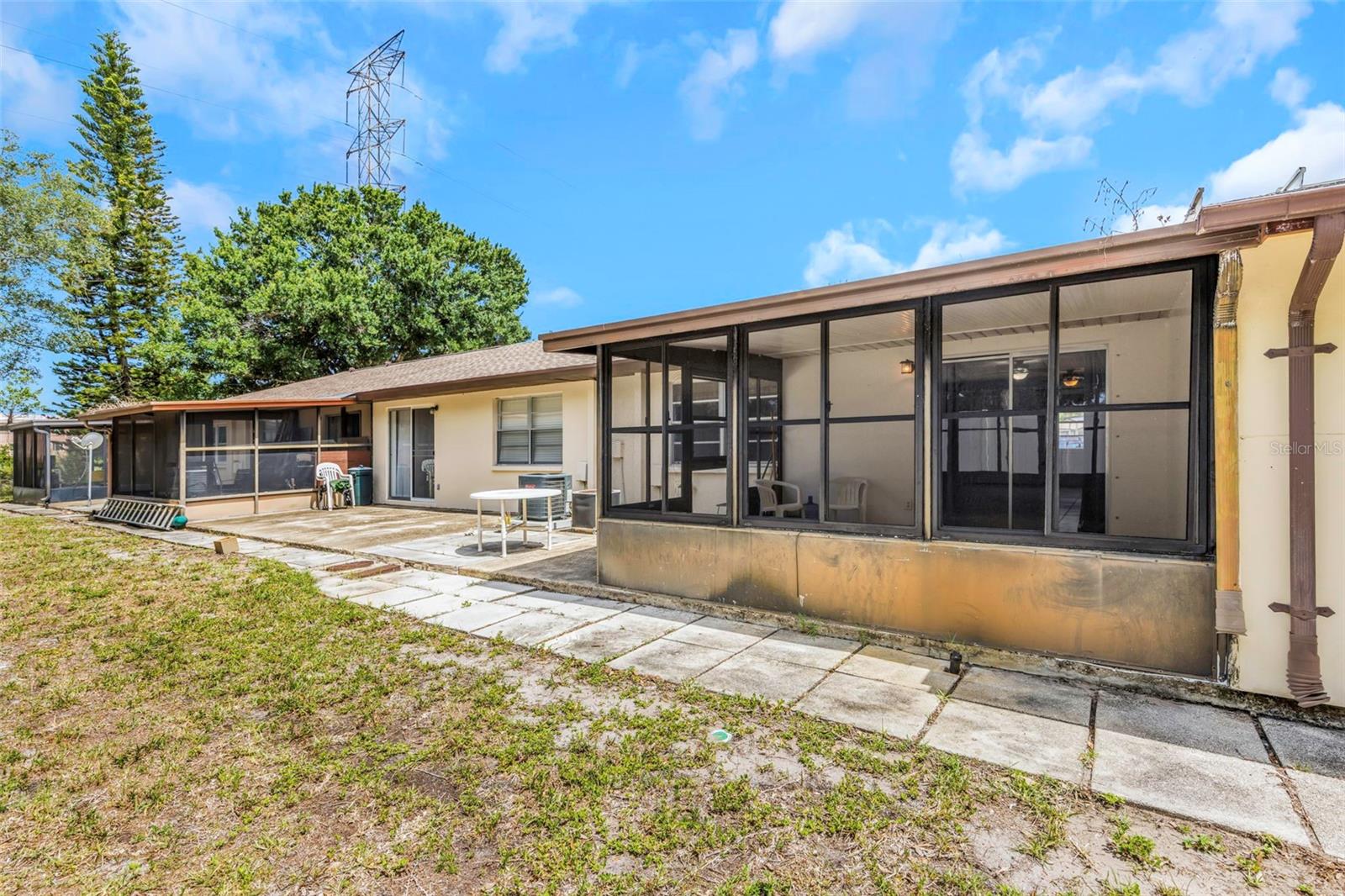 HILL CREST VILLAS - Residential