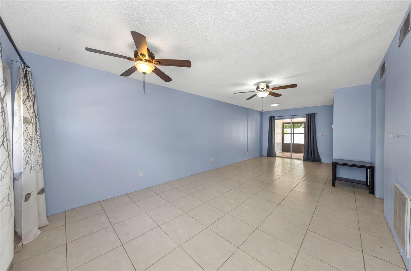 HILL CREST VILLAS - Residential