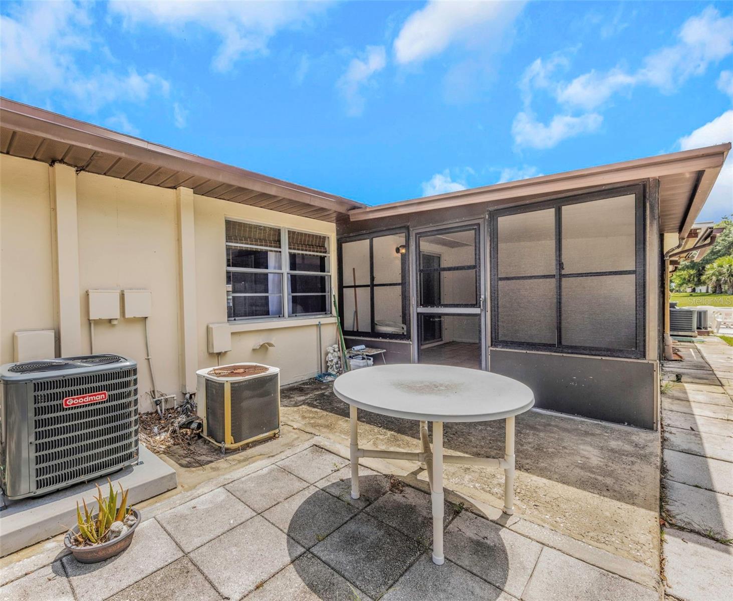 HILL CREST VILLAS - Residential