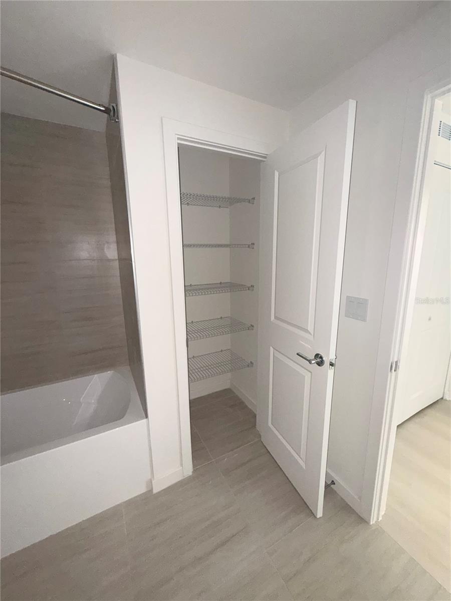 MILLENIA PARK TOWER III CONDO - Residential