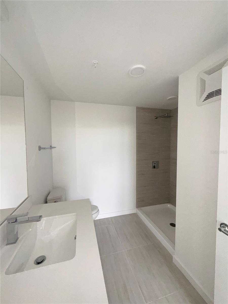 MILLENIA PARK TOWER III CONDO - Residential