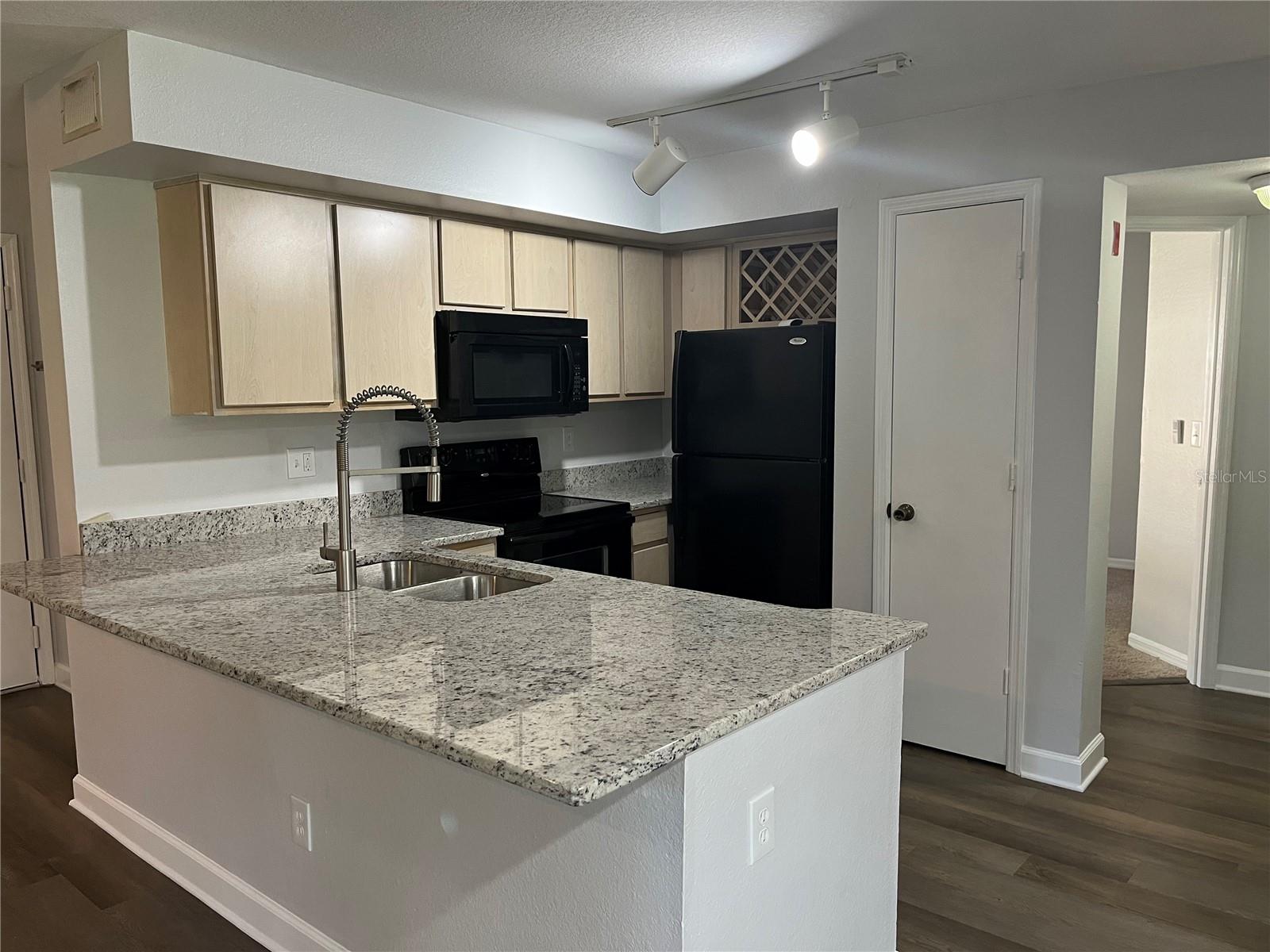 BERMUDA DUNES PRIVATE RESIDENCE - Residential Lease