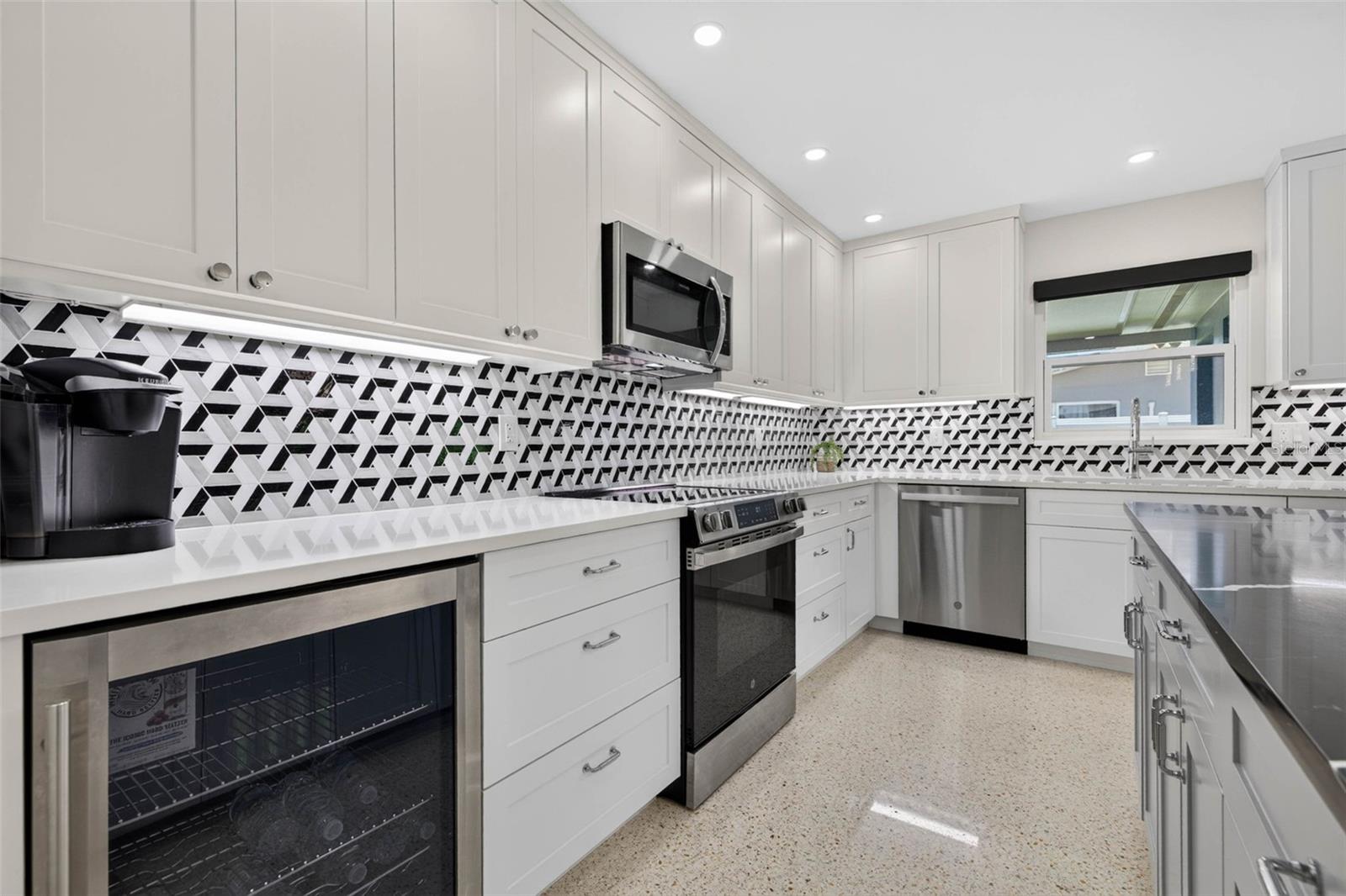 BAHIA SHORES 4TH ADD - Residential