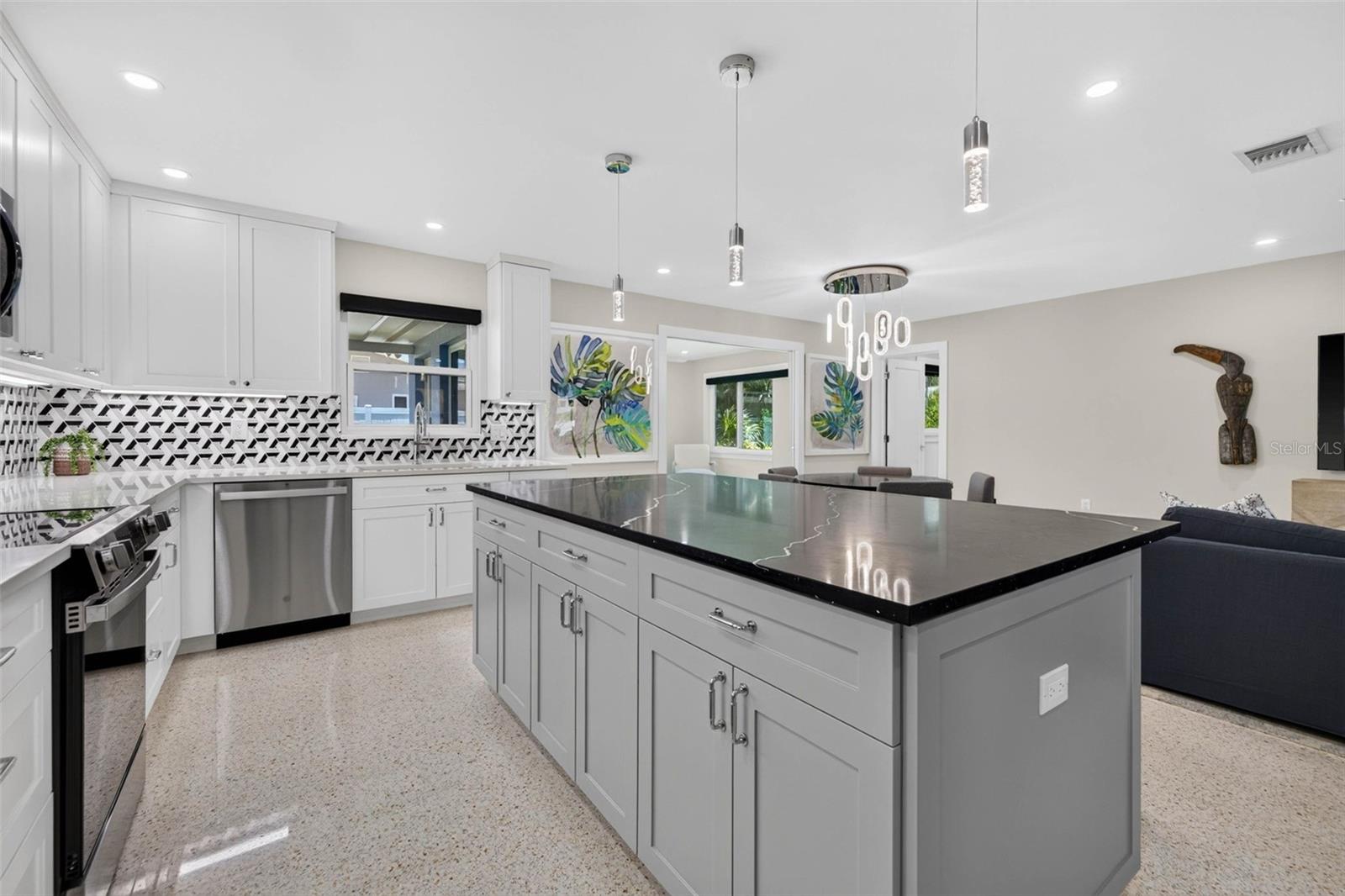 BAHIA SHORES 4TH ADD - Residential