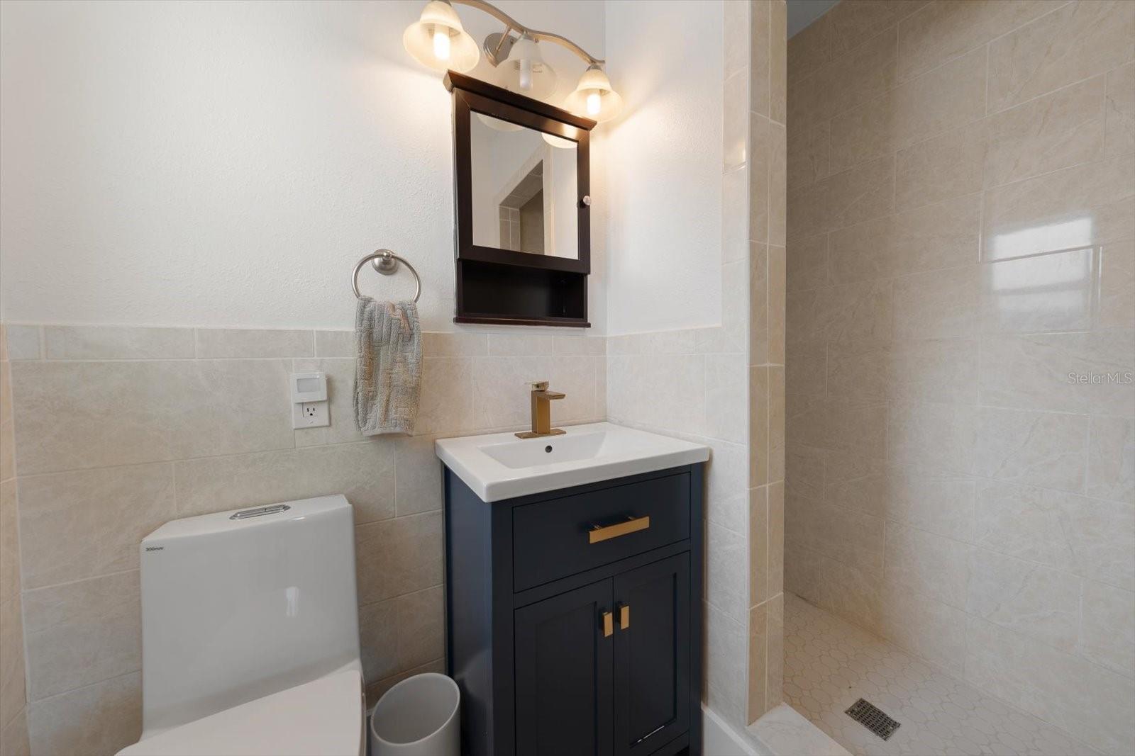 VENETIAN POINT - Residential