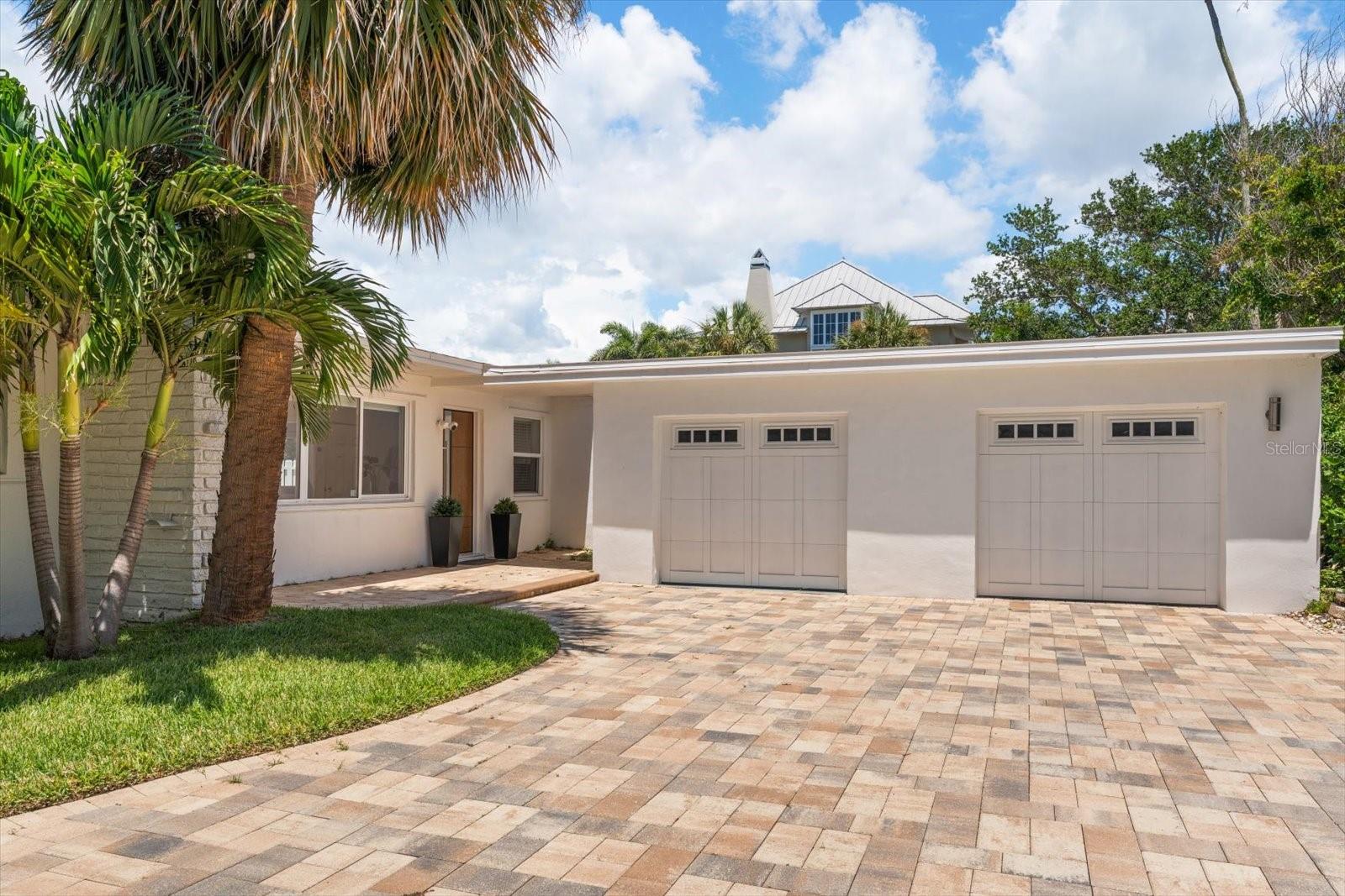 VENETIAN POINT - Residential