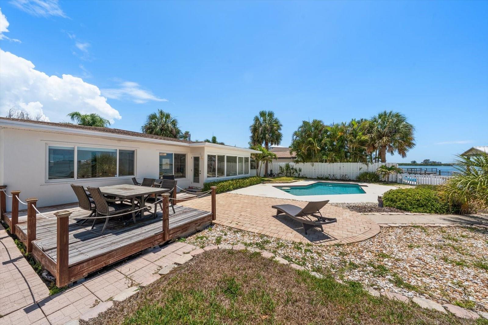 VENETIAN POINT - Residential
