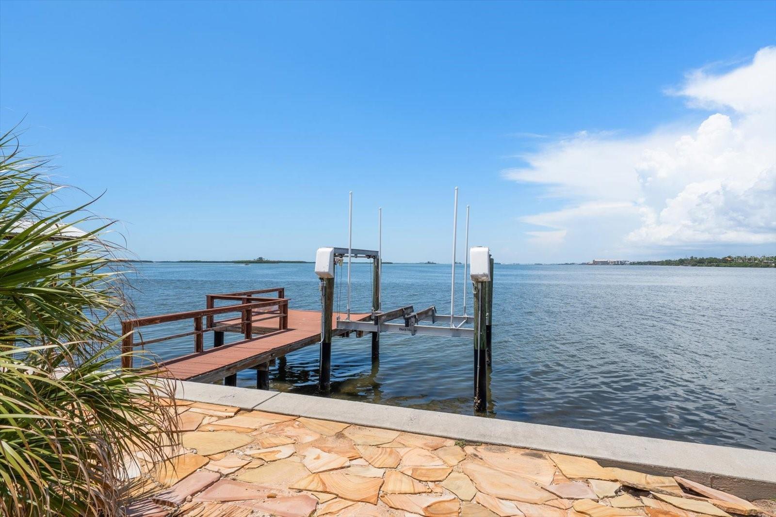 VENETIAN POINT - Residential