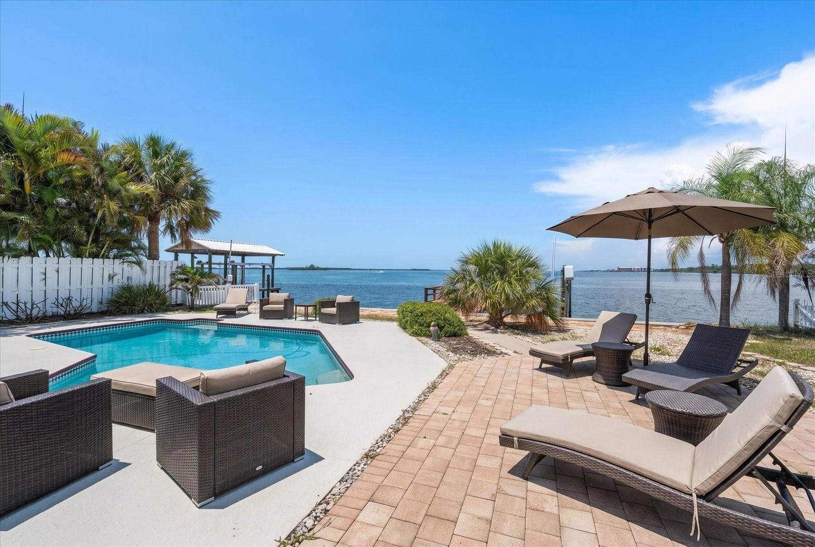 VENETIAN POINT - Residential