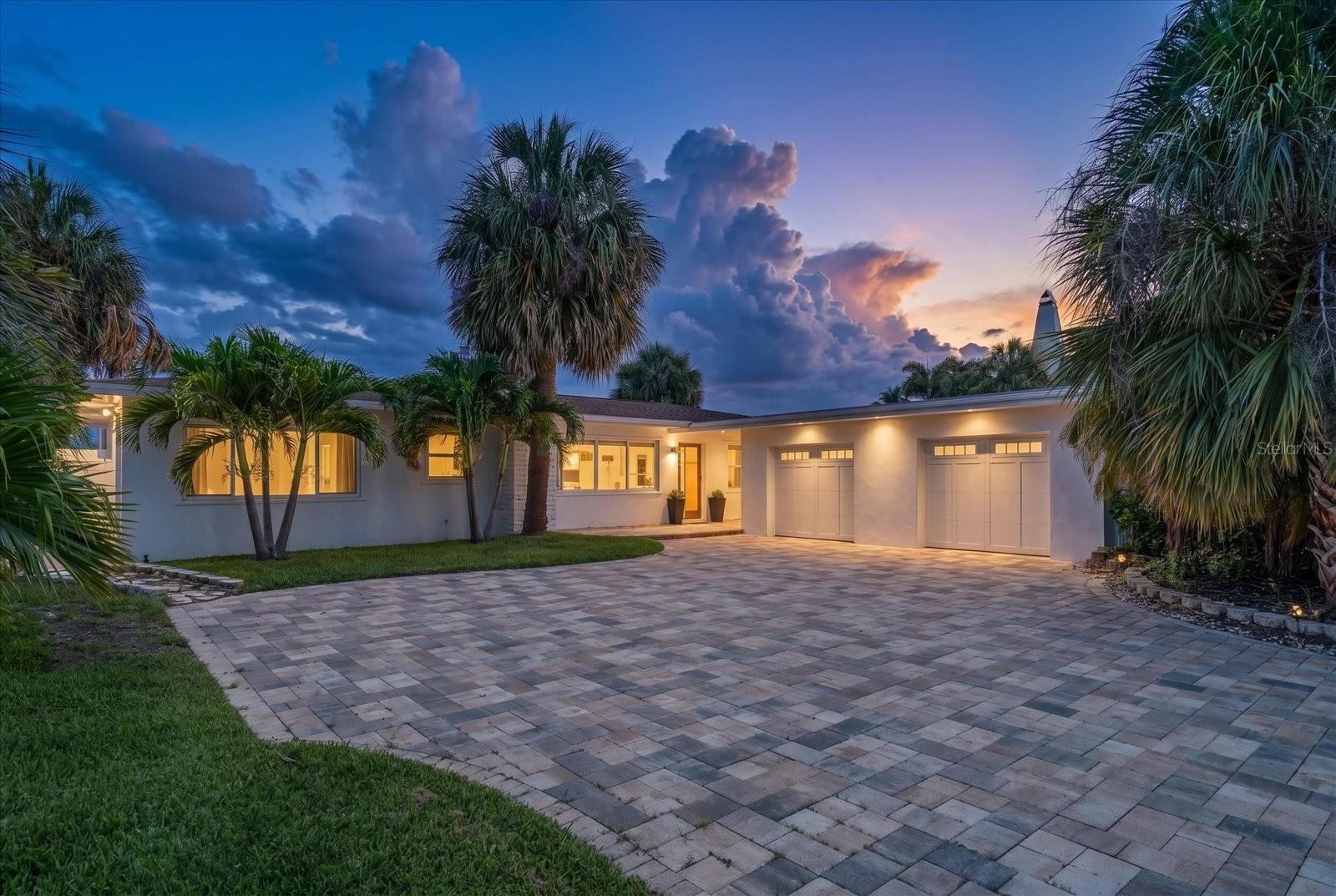 VENETIAN POINT - Residential