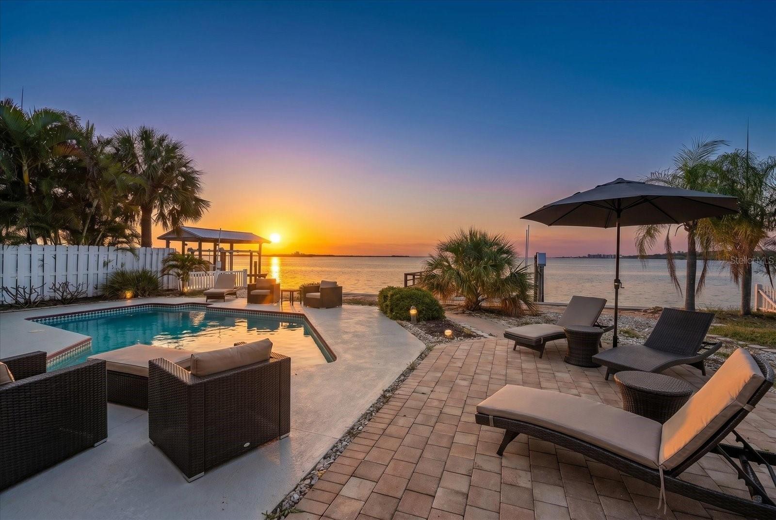 VENETIAN POINT - Residential