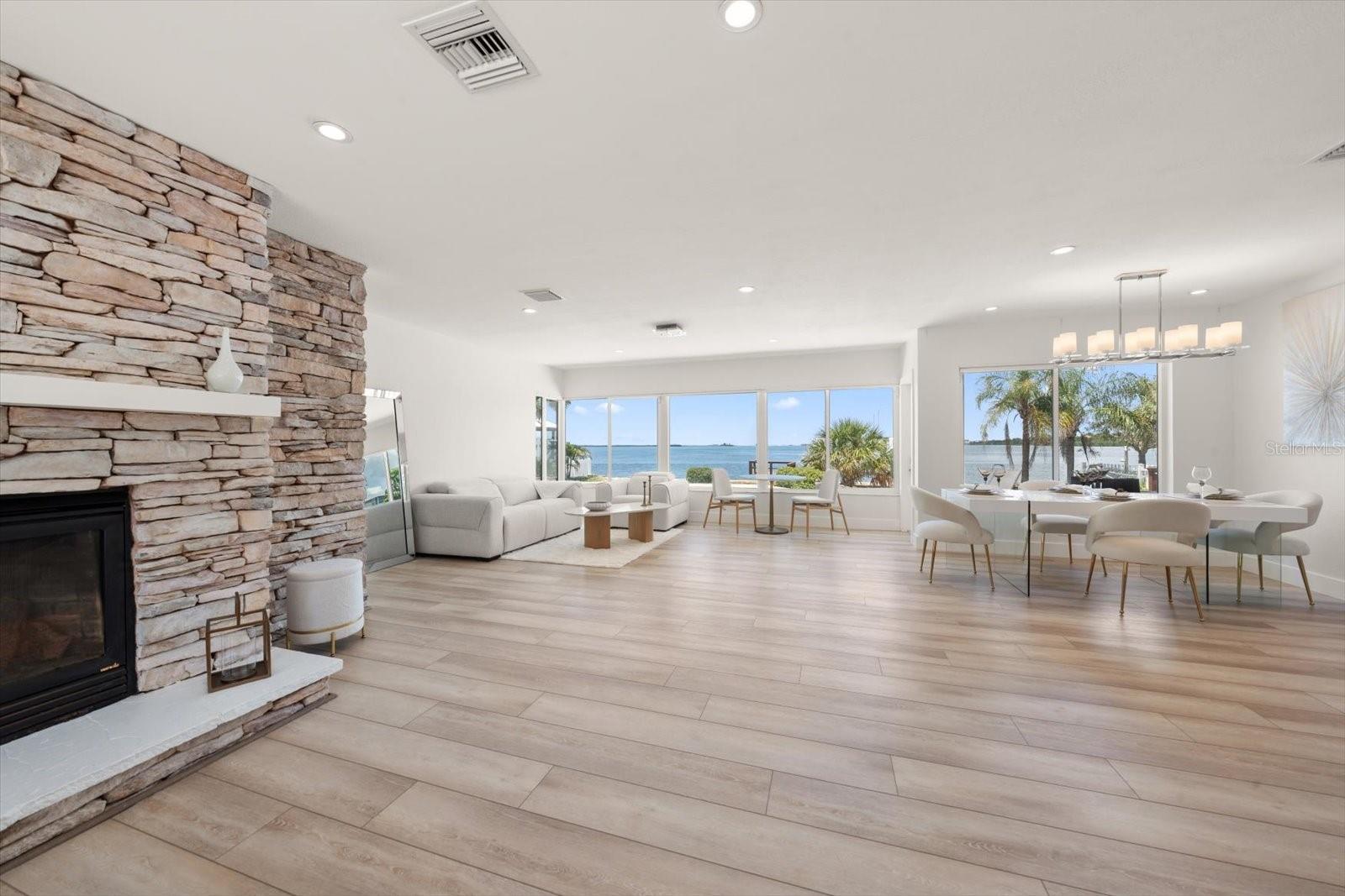 VENETIAN POINT - Residential