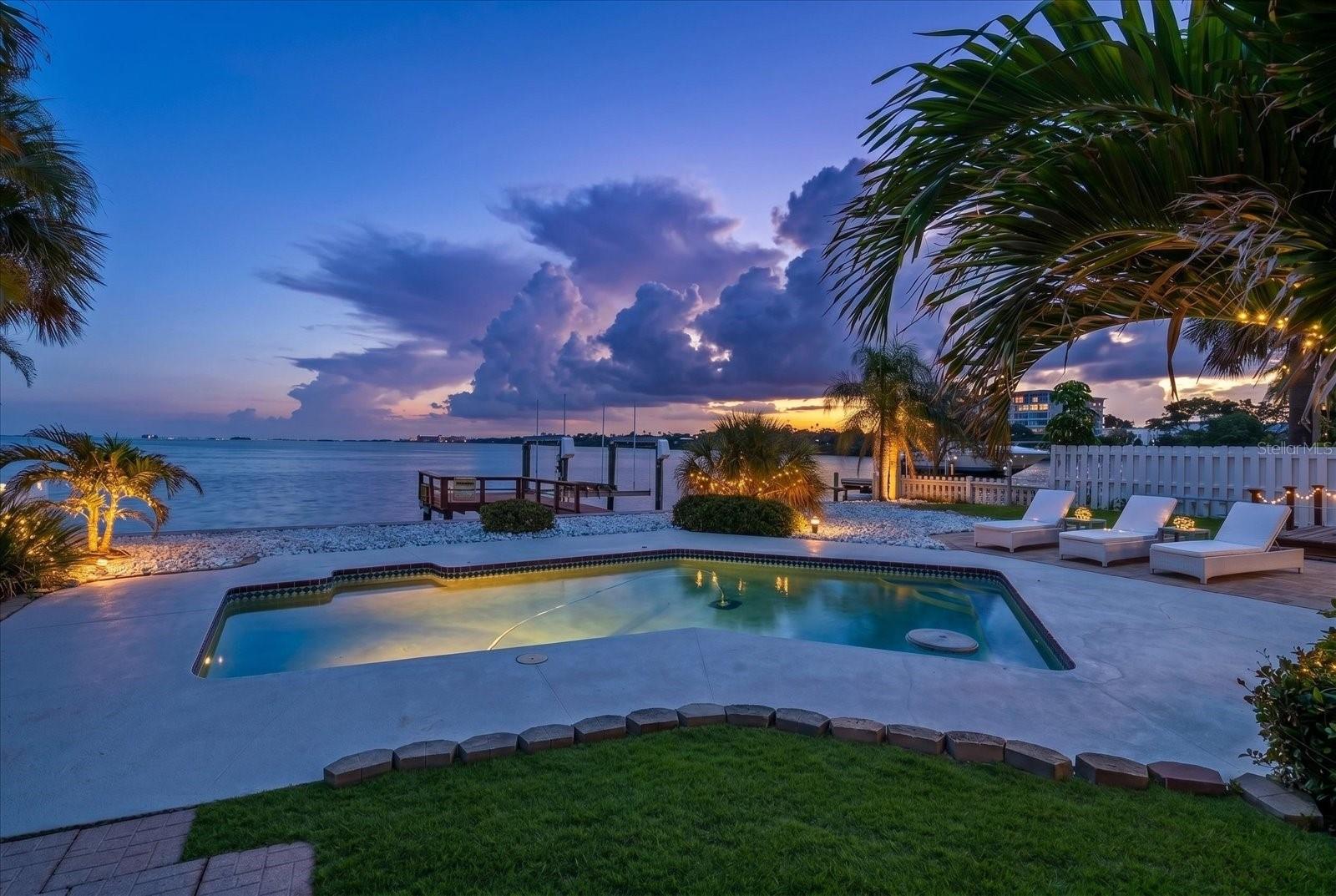 VENETIAN POINT - Residential