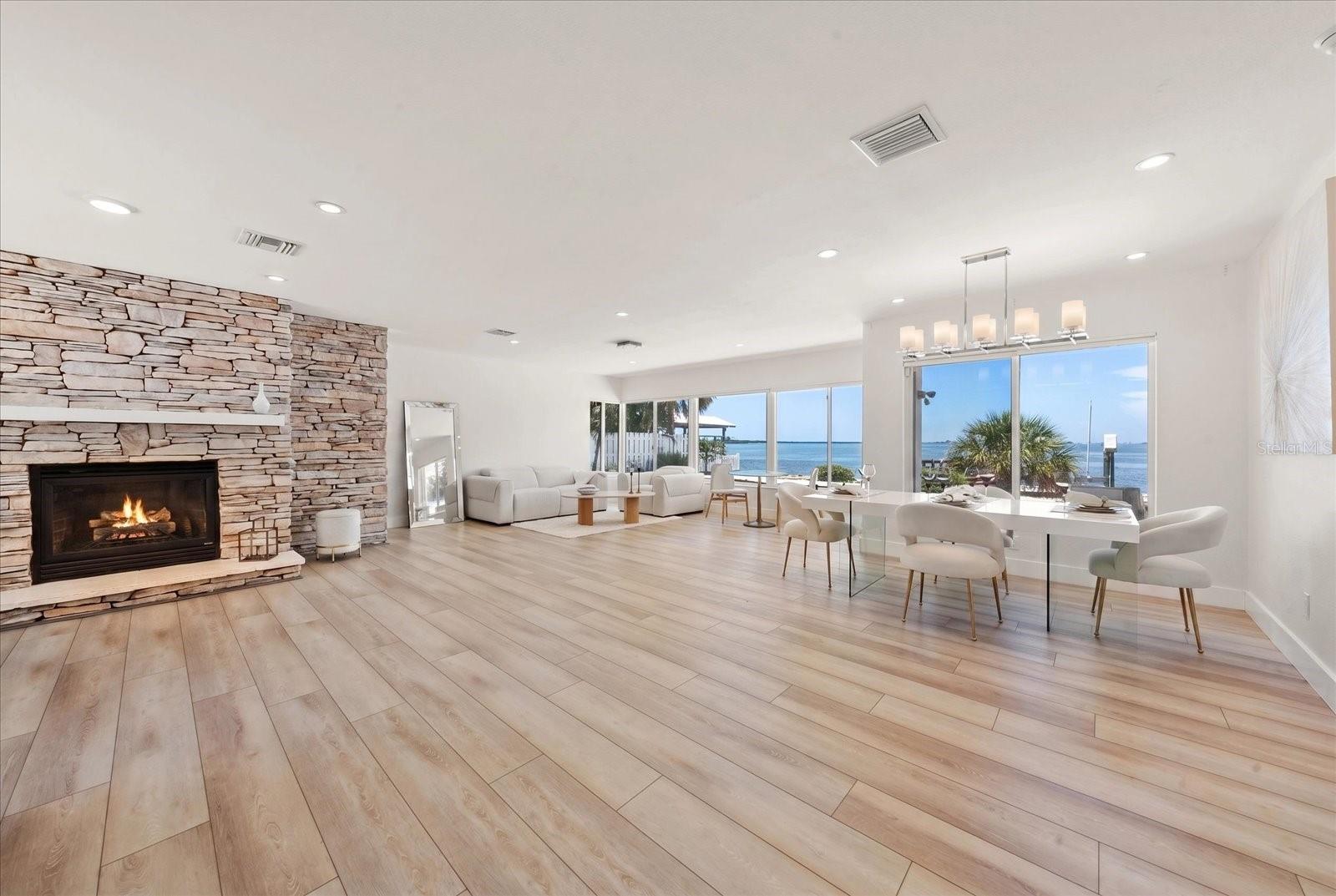 VENETIAN POINT - Residential