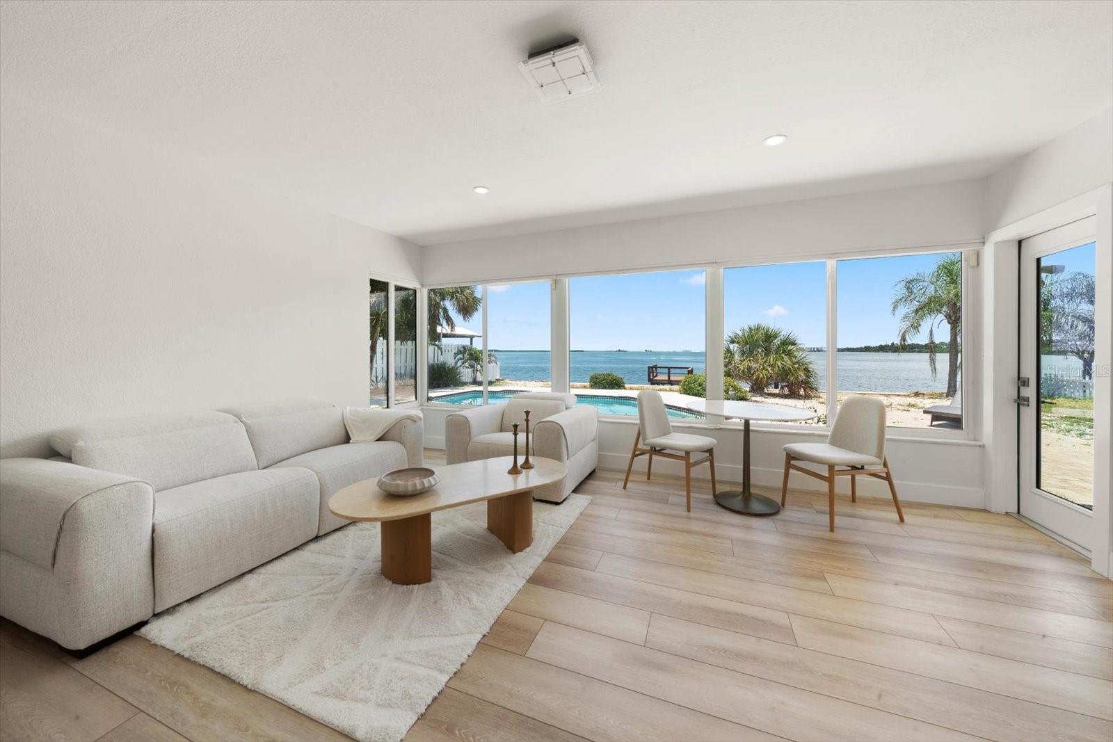 VENETIAN POINT - Residential