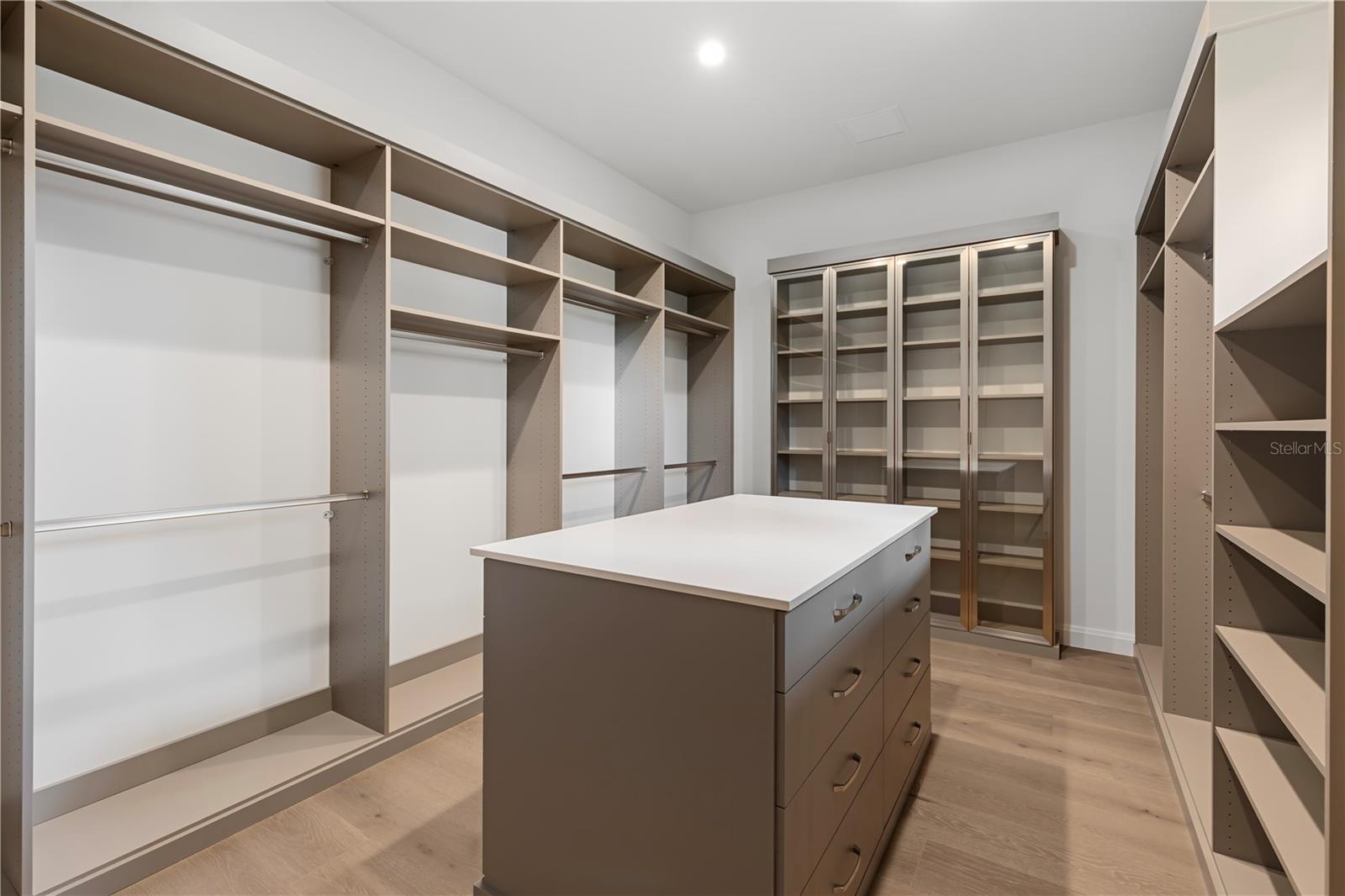 GOLDEN OAK FLORIAN PARK - Residential