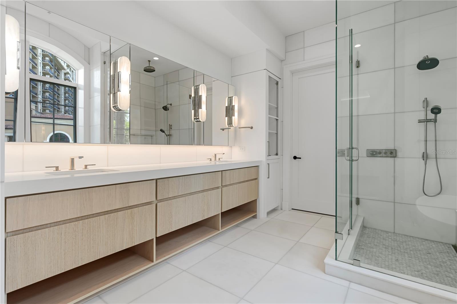 GOLDEN OAK FLORIAN PARK - Residential