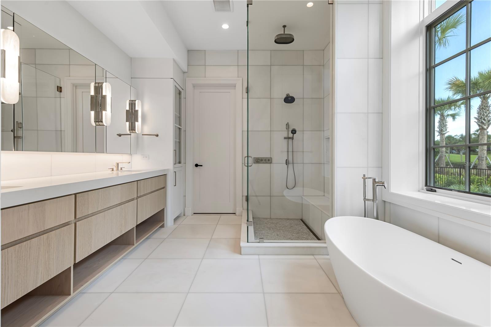 GOLDEN OAK FLORIAN PARK - Residential