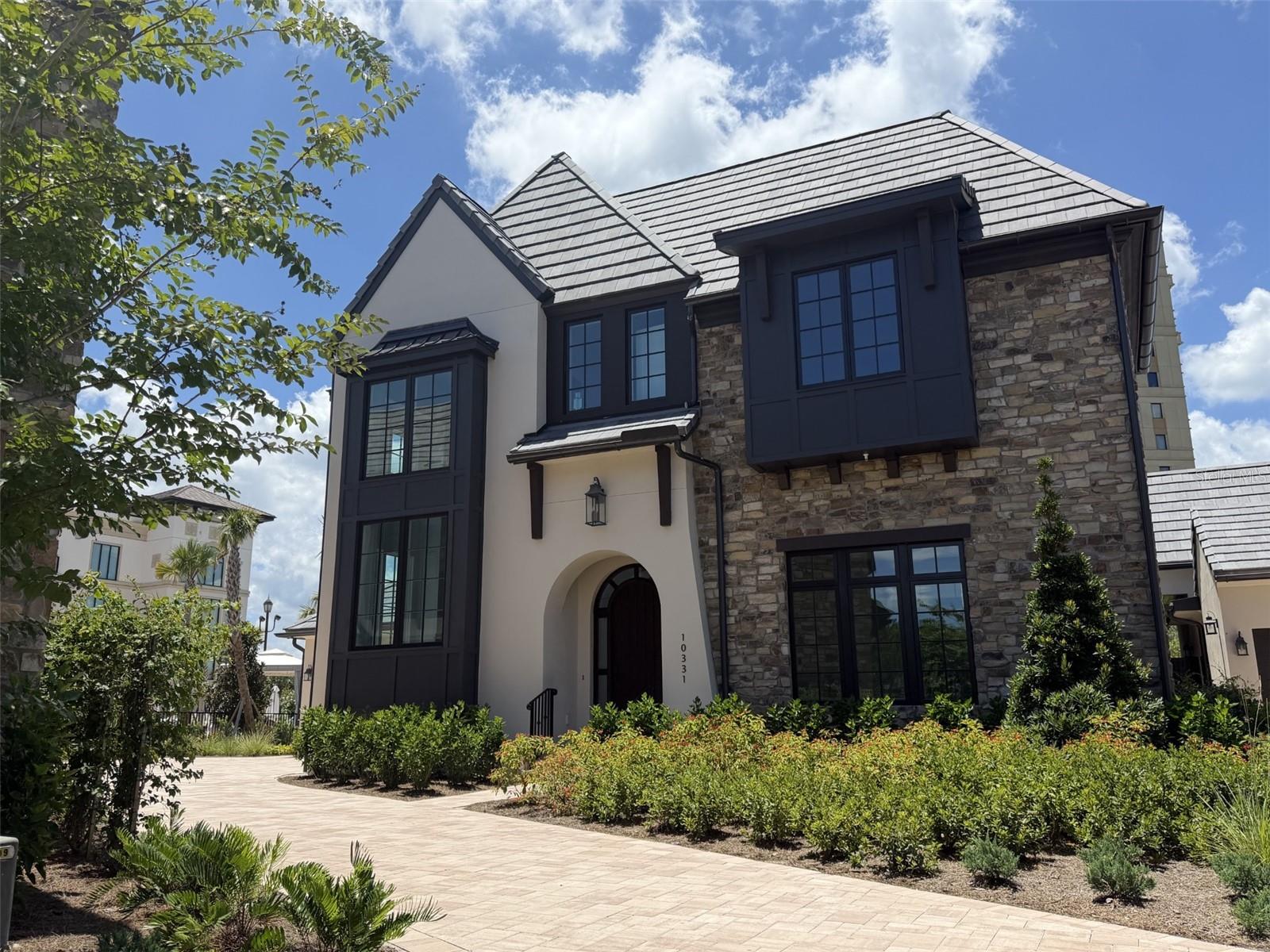 GOLDEN OAK FLORIAN PARK - Residential