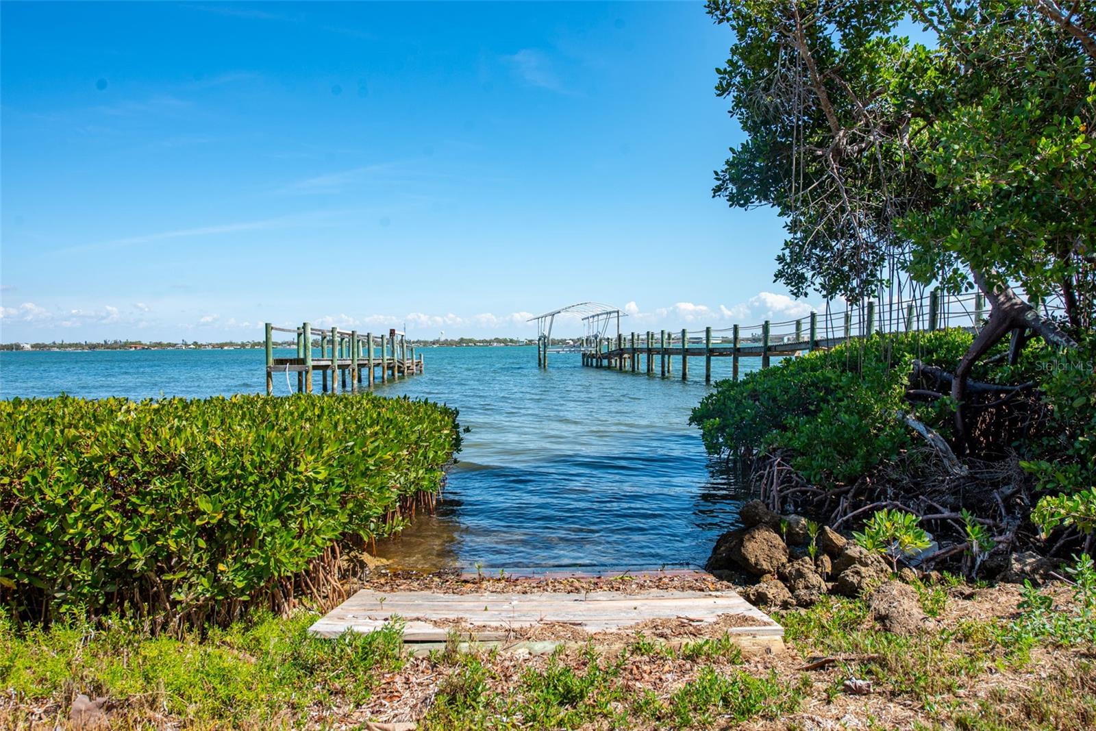 PELICAN SHORES - Residential