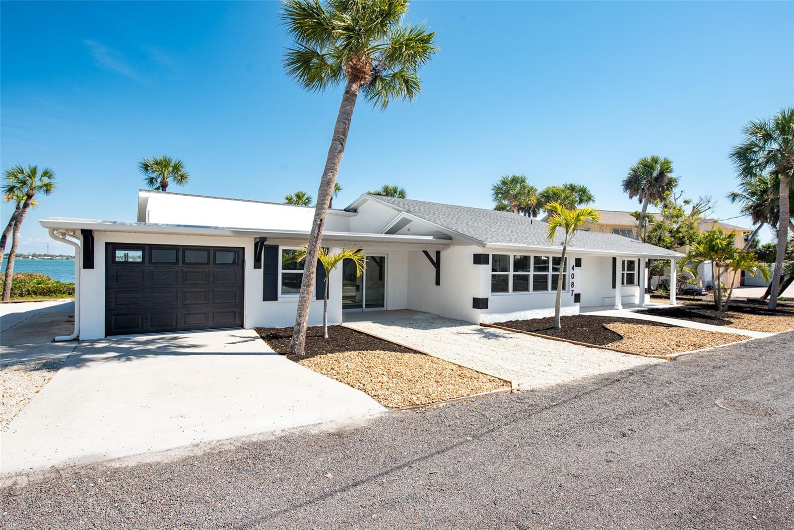 PELICAN SHORES - Residential