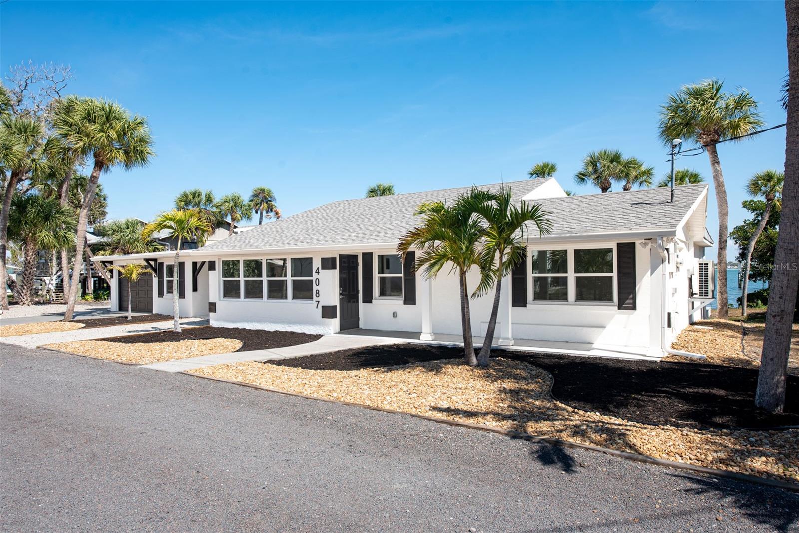 PELICAN SHORES - Residential