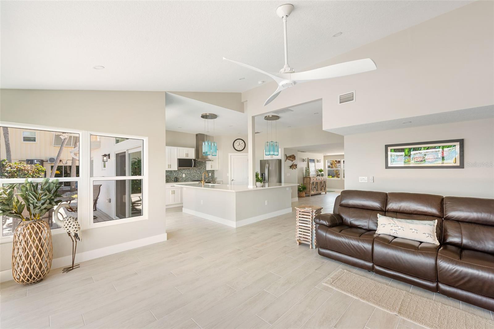 PELICAN SHORES - Residential