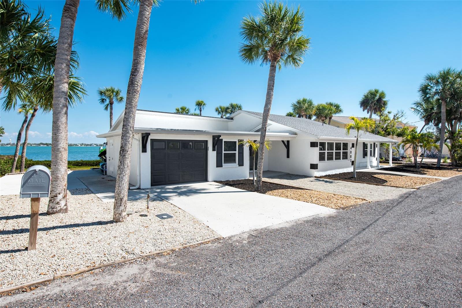 PELICAN SHORES - Residential