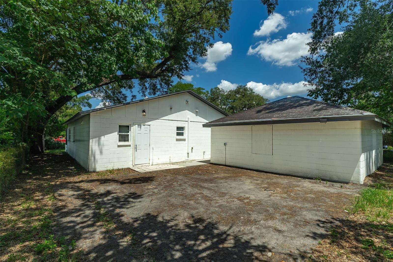 HENDRY & KNIGHTS ADD TO - Residential