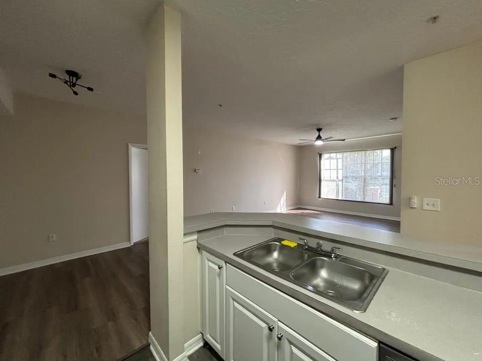 PALMS CLUB CONDO - Residential Lease