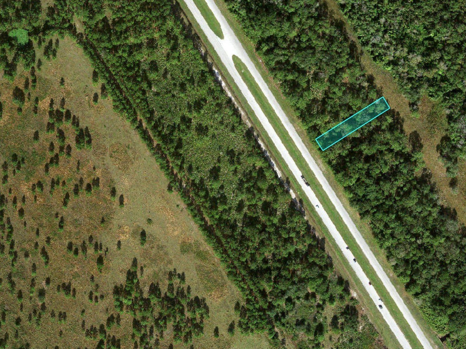 Discover the opportunity to own .34 acres of vacant land in Frostproof, Florida, conveniently located along Highway 27 and just minutes from the City of Frostproof. This 50 x 300 ft. wooded parcel offers a peaceful rural setting with natural surroundings and easy access to major roadways throughout Central Florida.
Tax deed property offered as-is. Seller intends to convey this via quitclaim deed.