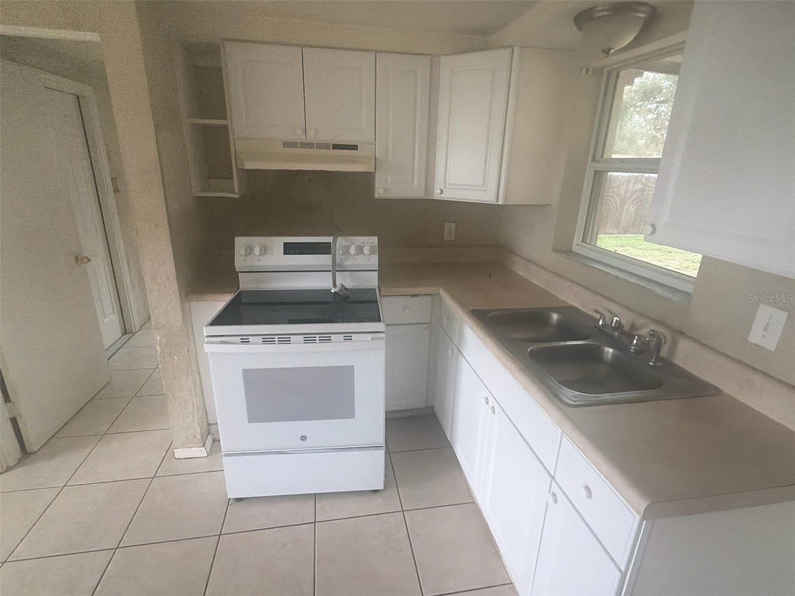 PALM RIVER ESTATES - Residential