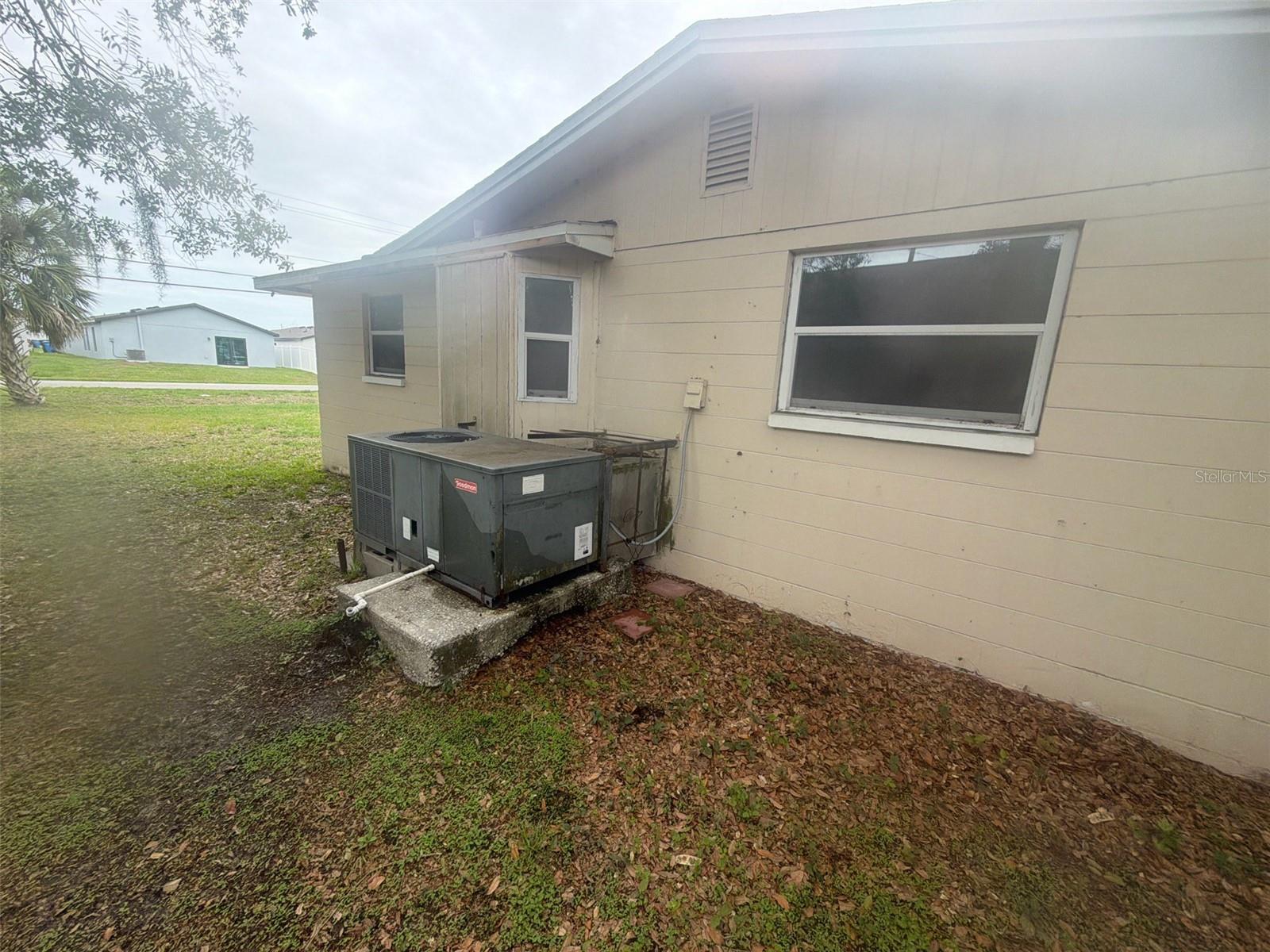 PALM RIVER ESTATES - Residential