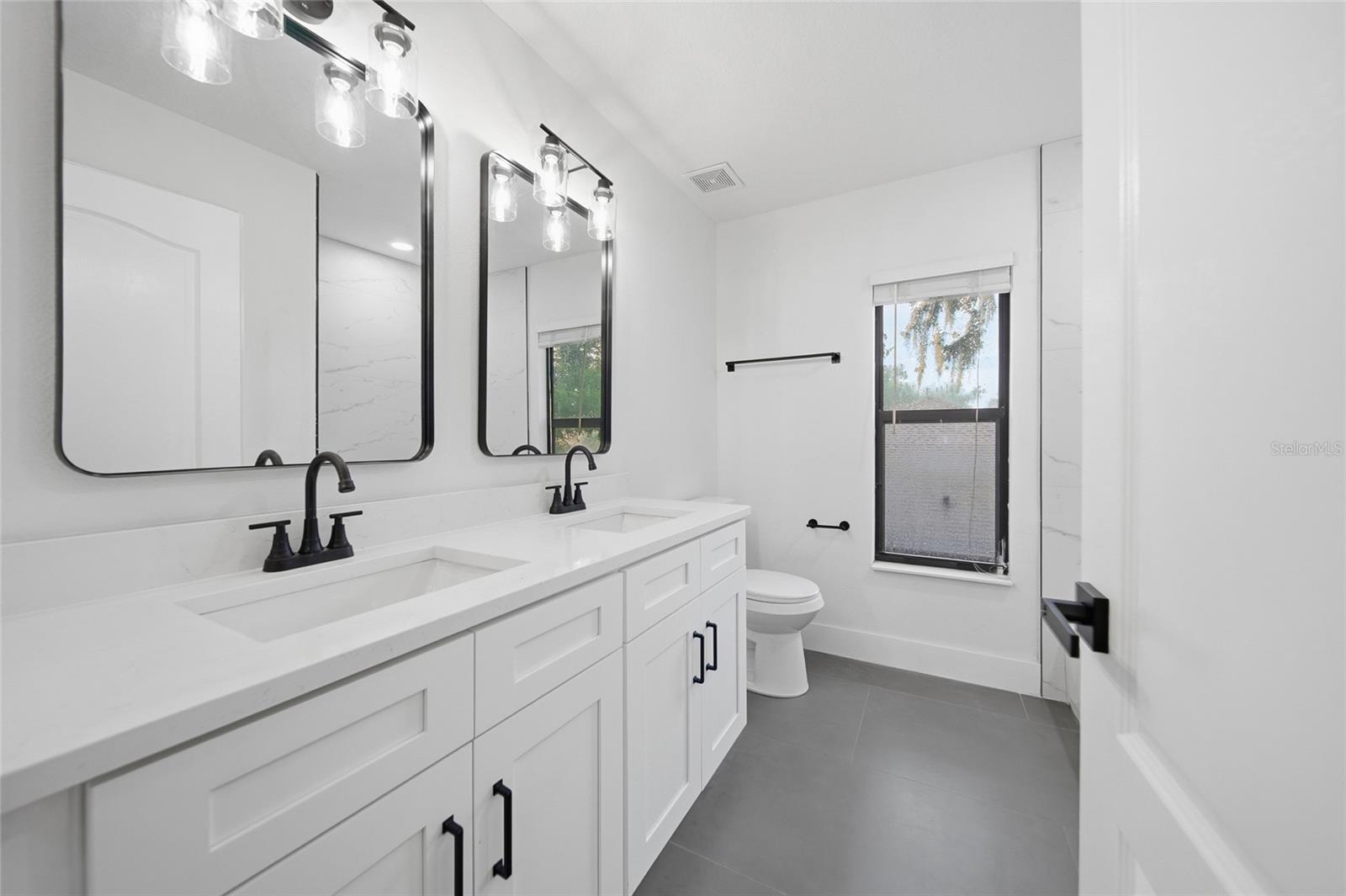 ABBEY TRACE - Residential