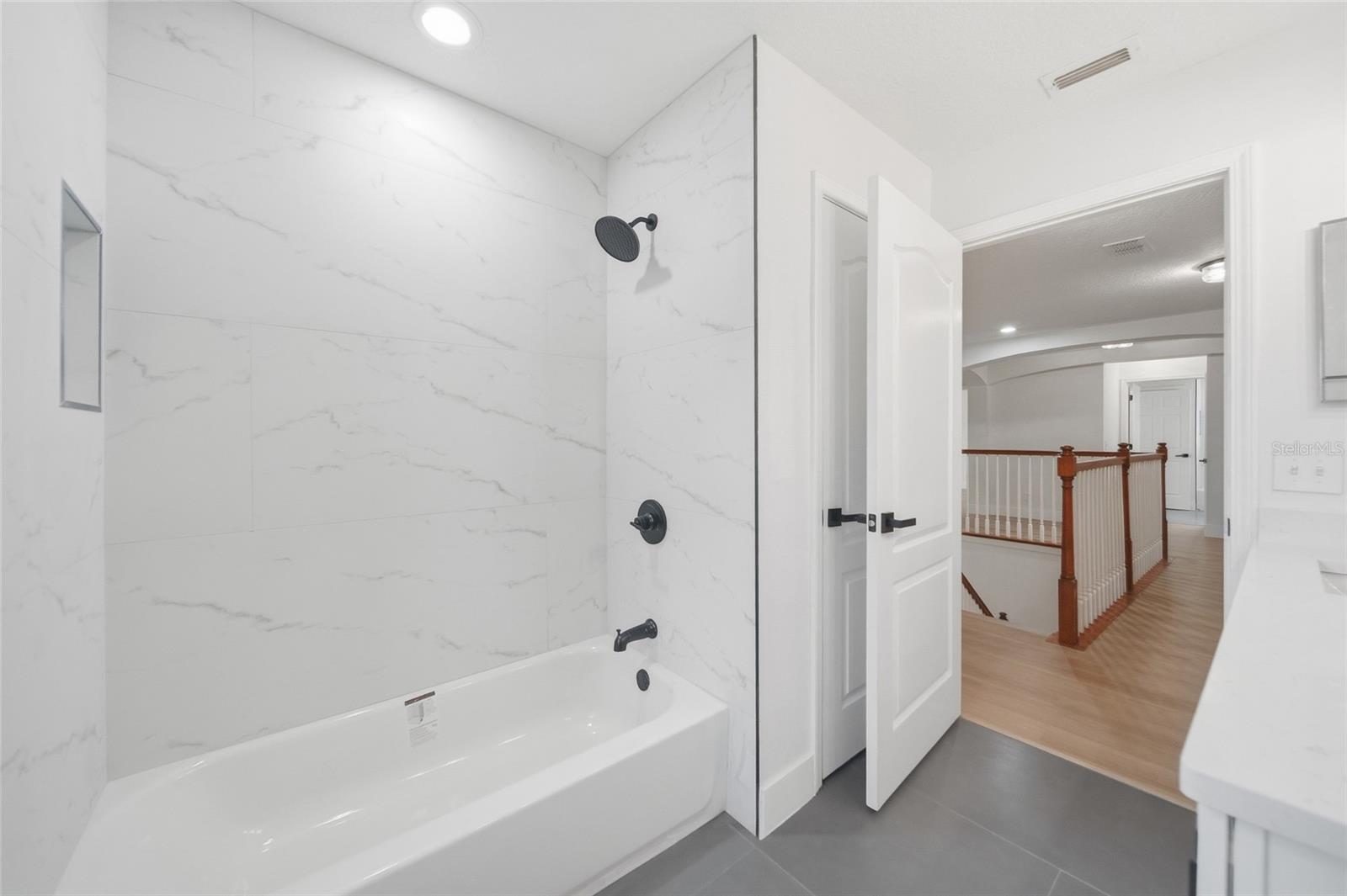 ABBEY TRACE - Residential