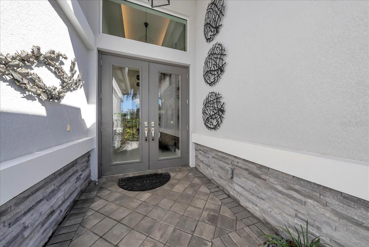 VALENCIA TRAILS - Residential