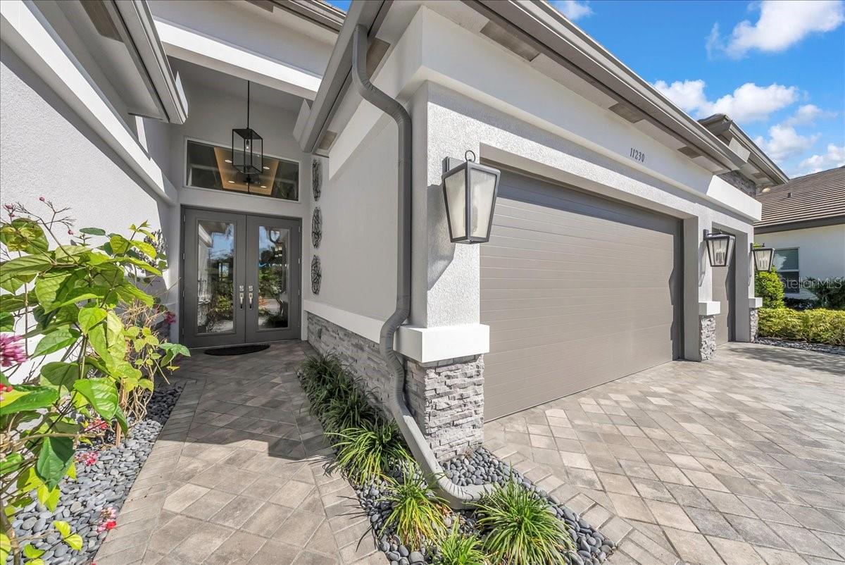 VALENCIA TRAILS - Residential